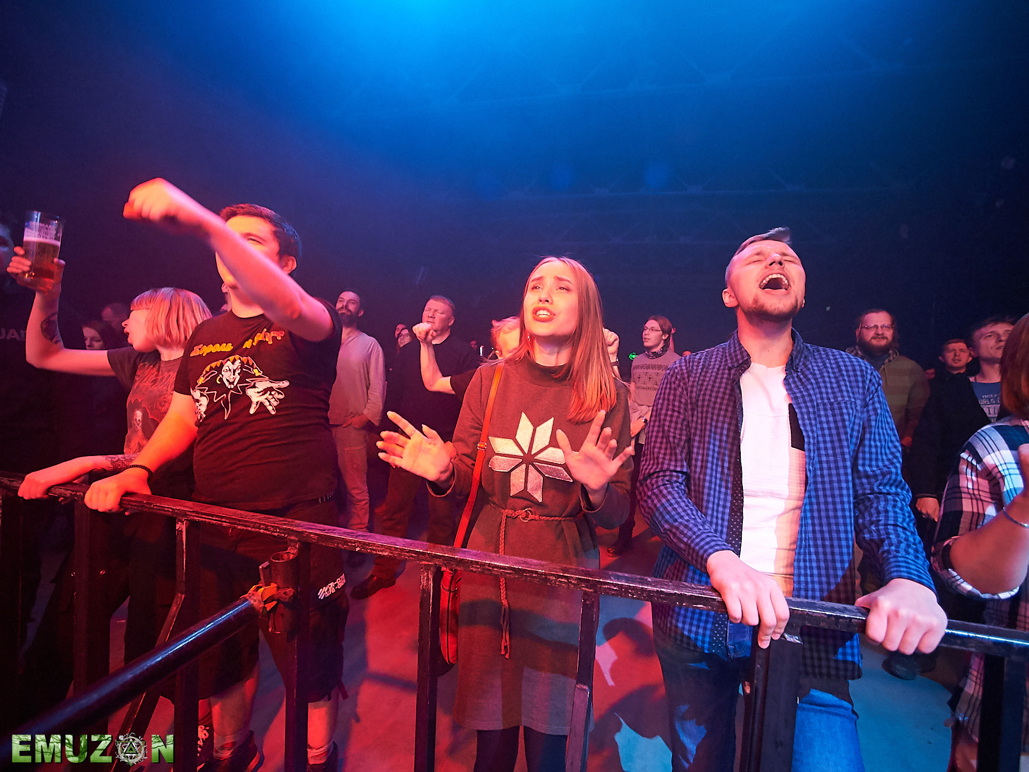 Тролль гнет ель. Фотографии отовсюду и обо всем