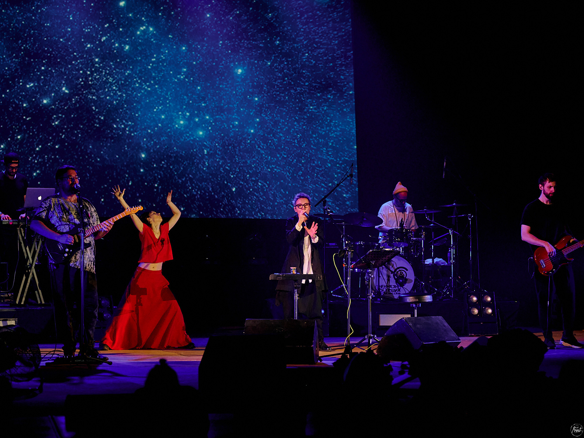 Сурганова и оркестр. Фотографии отовсюду и обо всем