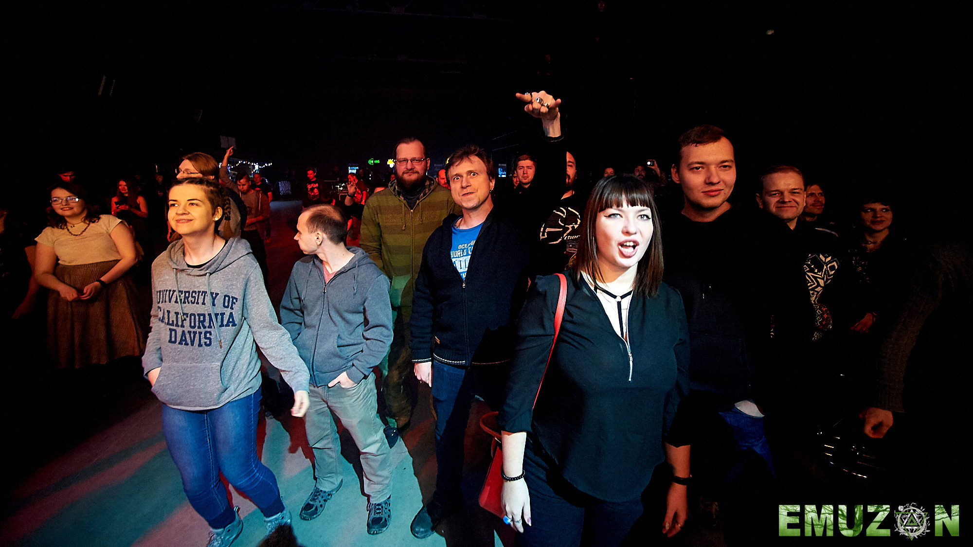 Тролль гнет ель. Фотографии отовсюду и обо всем