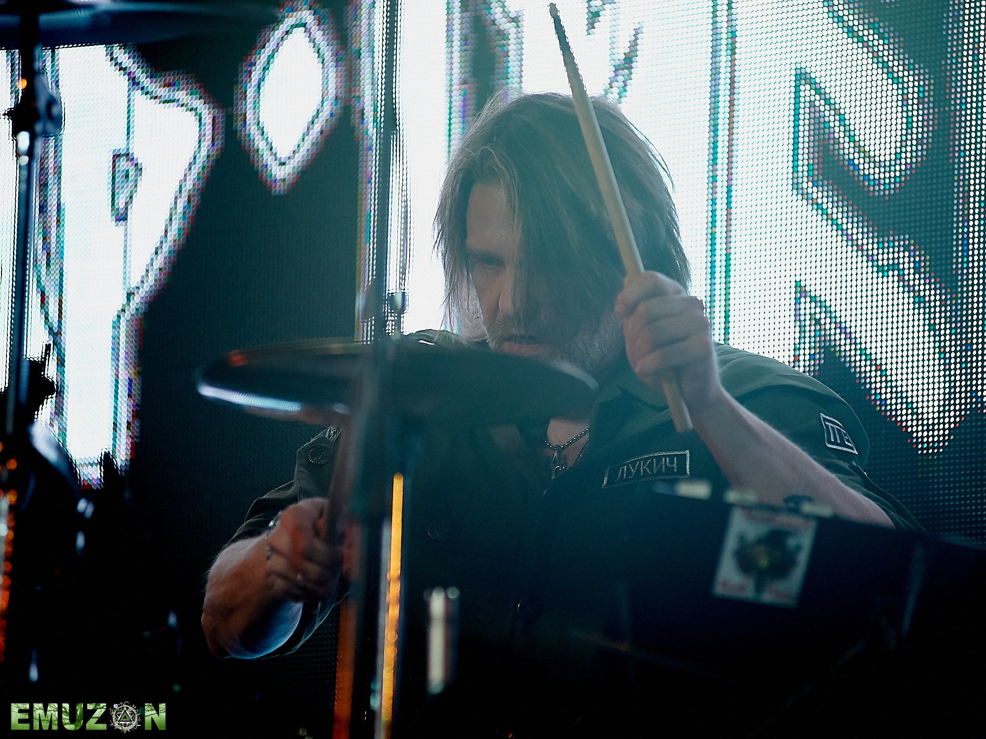 Тролль гнет ель. Фотографии отовсюду и обо всем