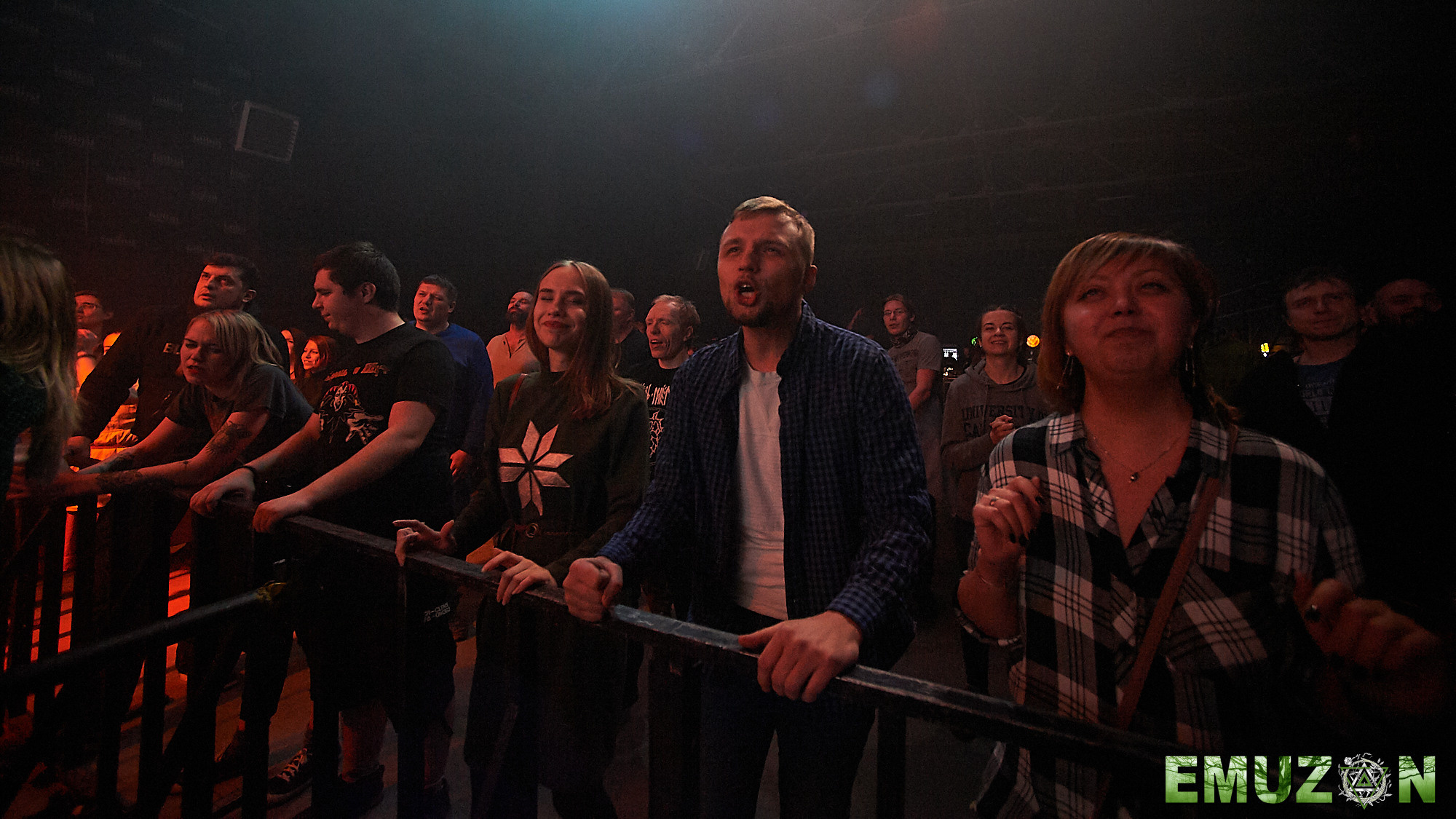 Тролль гнет ель. Фотографии отовсюду и обо всем