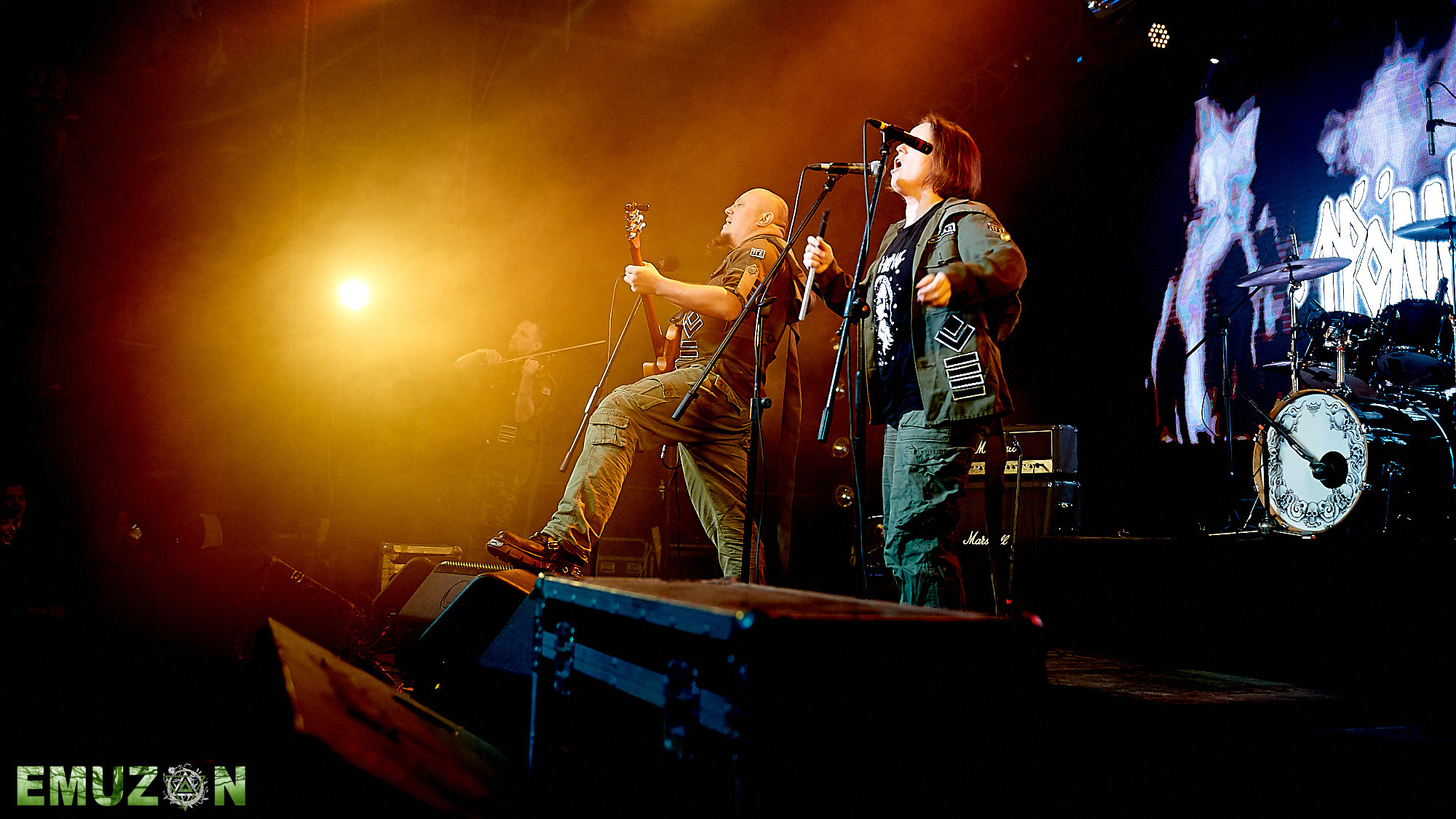 Тролль гнет ель. Фотографии отовсюду и обо всем