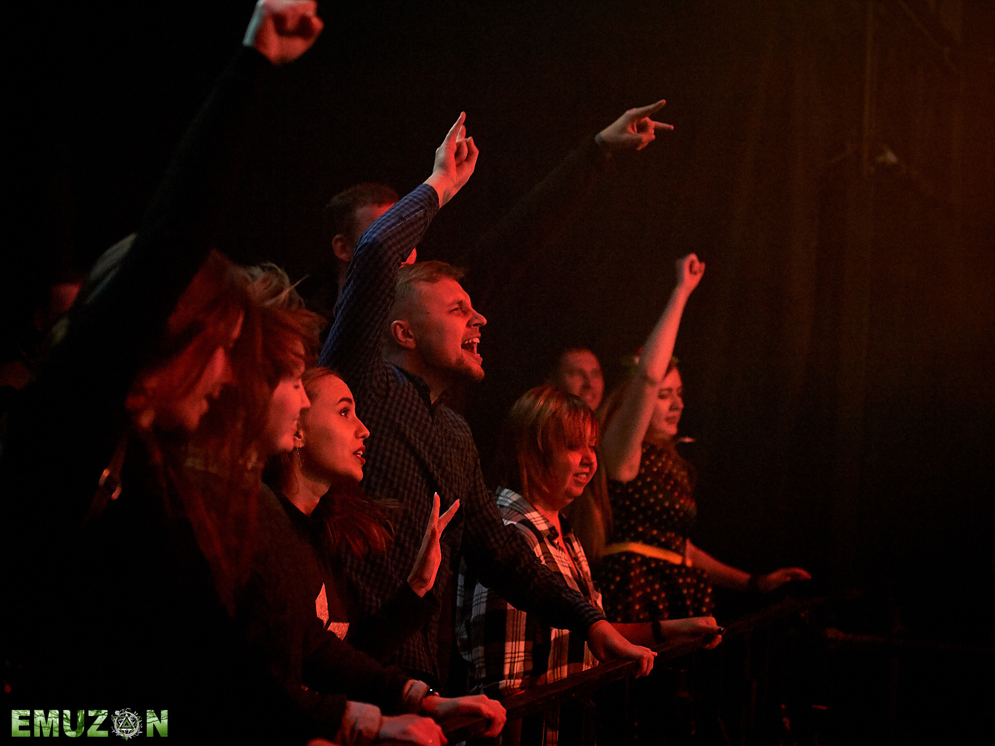 Тролль гнет ель. Фотографии отовсюду и обо всем