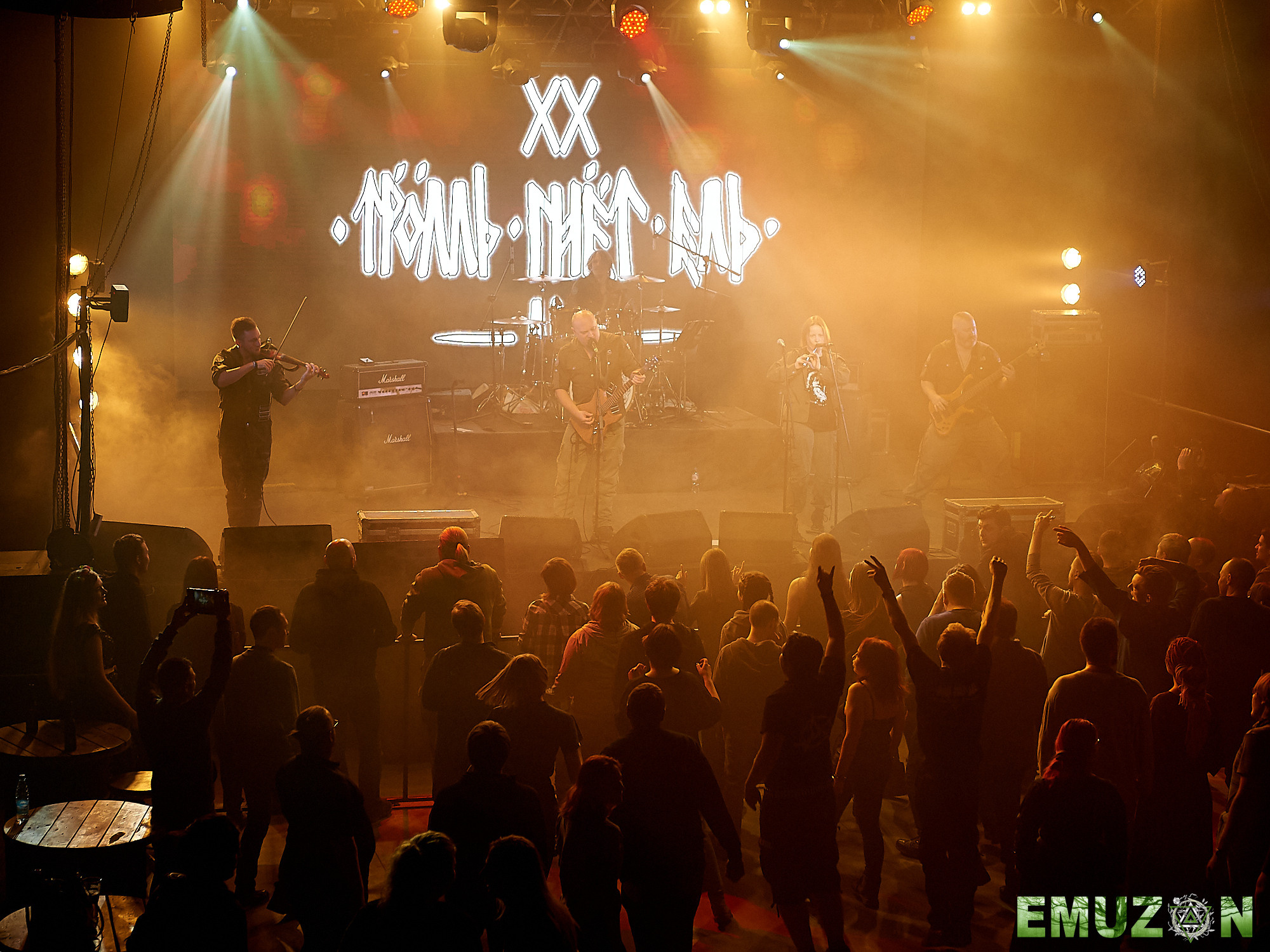 Тролль гнет ель. Фотографии отовсюду и обо всем