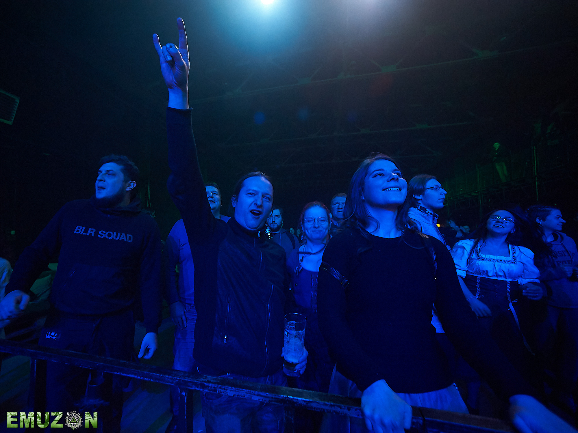 Тролль гнет ель. Фотографии отовсюду и обо всем