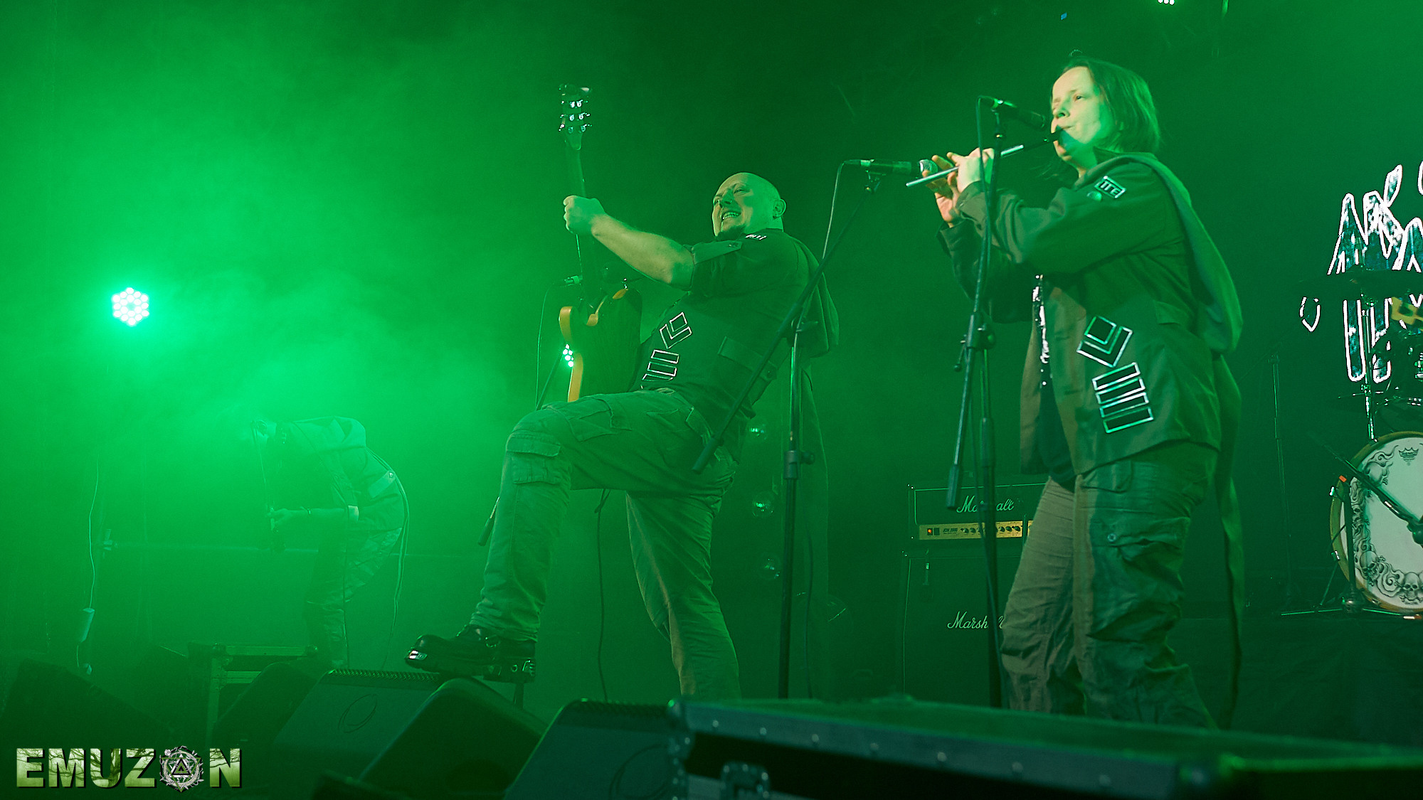 Тролль гнет ель. Фотографии отовсюду и обо всем