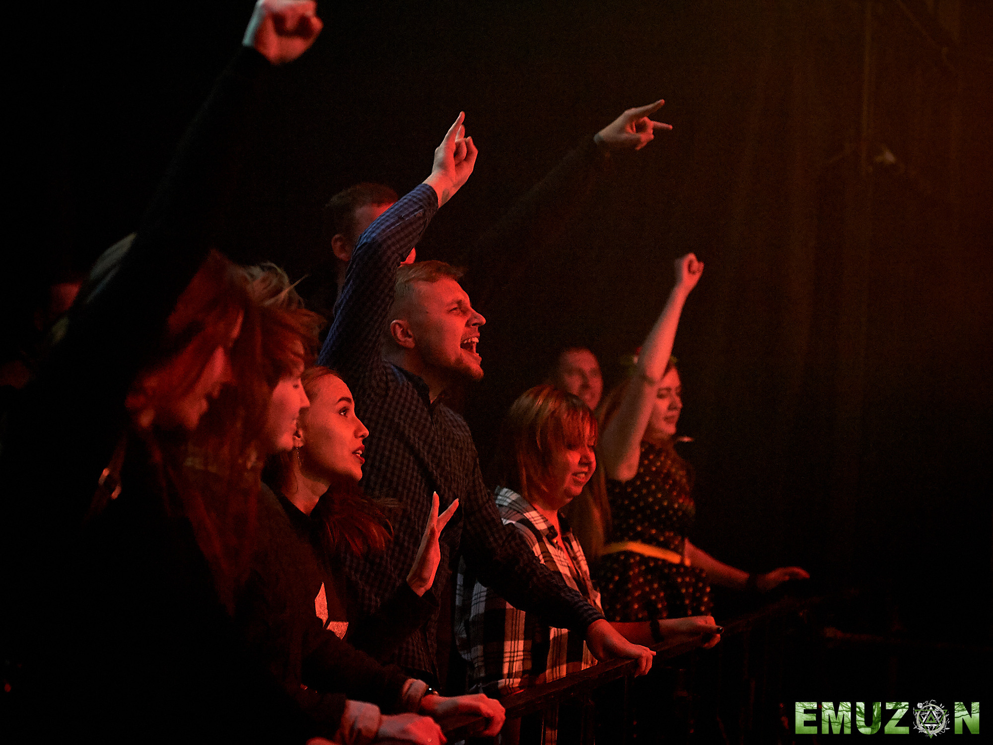 Тролль гнет ель. Фотографии отовсюду и обо всем