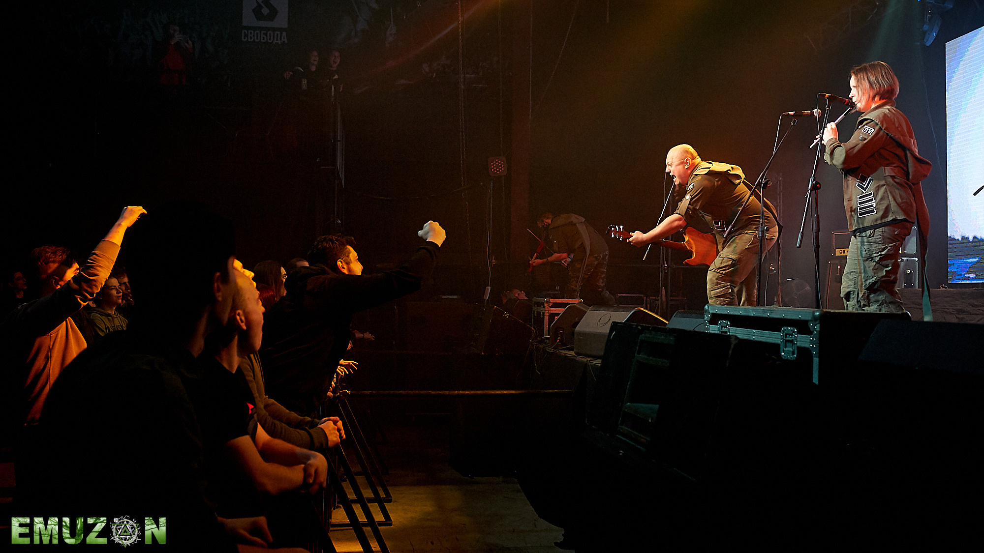 Тролль гнет ель. Фотографии отовсюду и обо всем