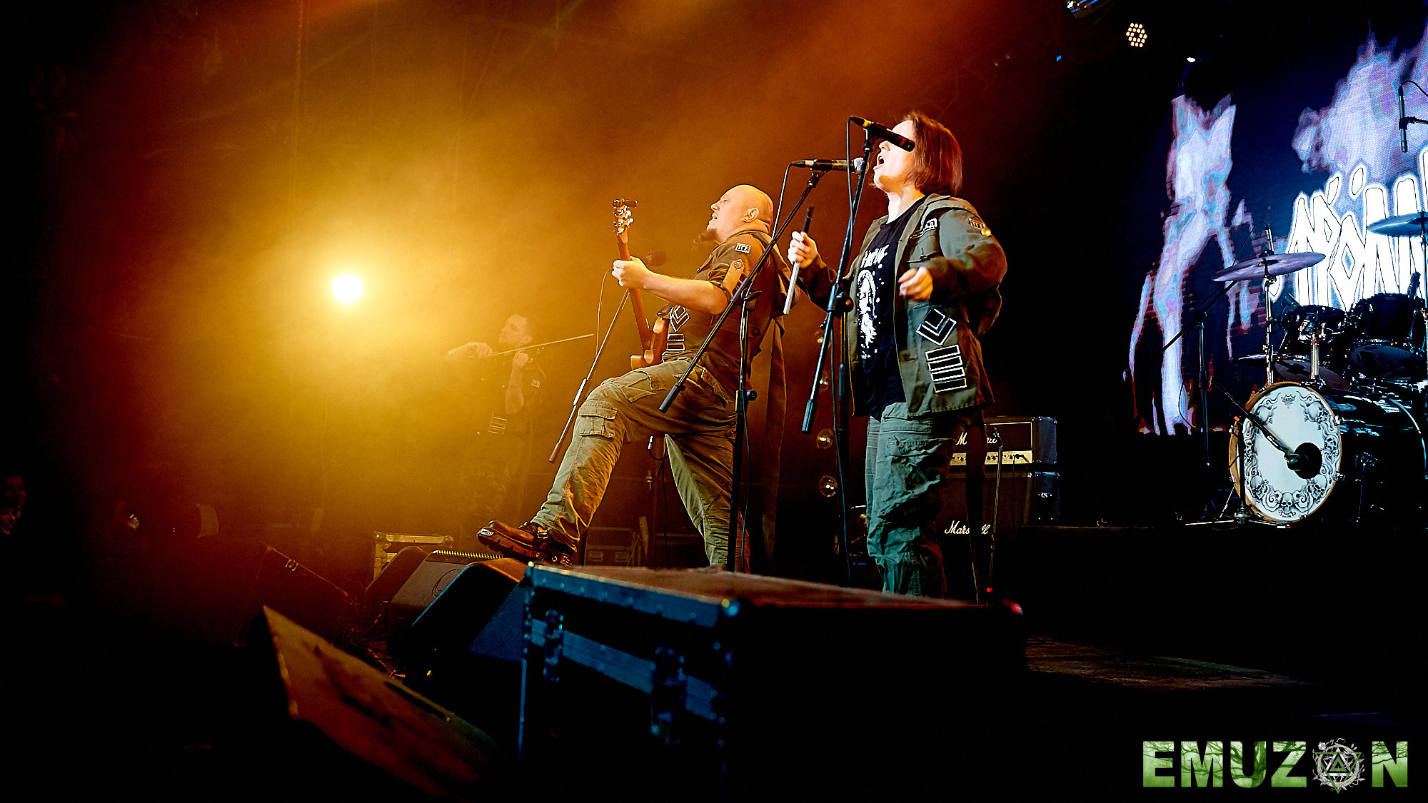 Тролль гнет ель. Фотографии отовсюду и обо всем