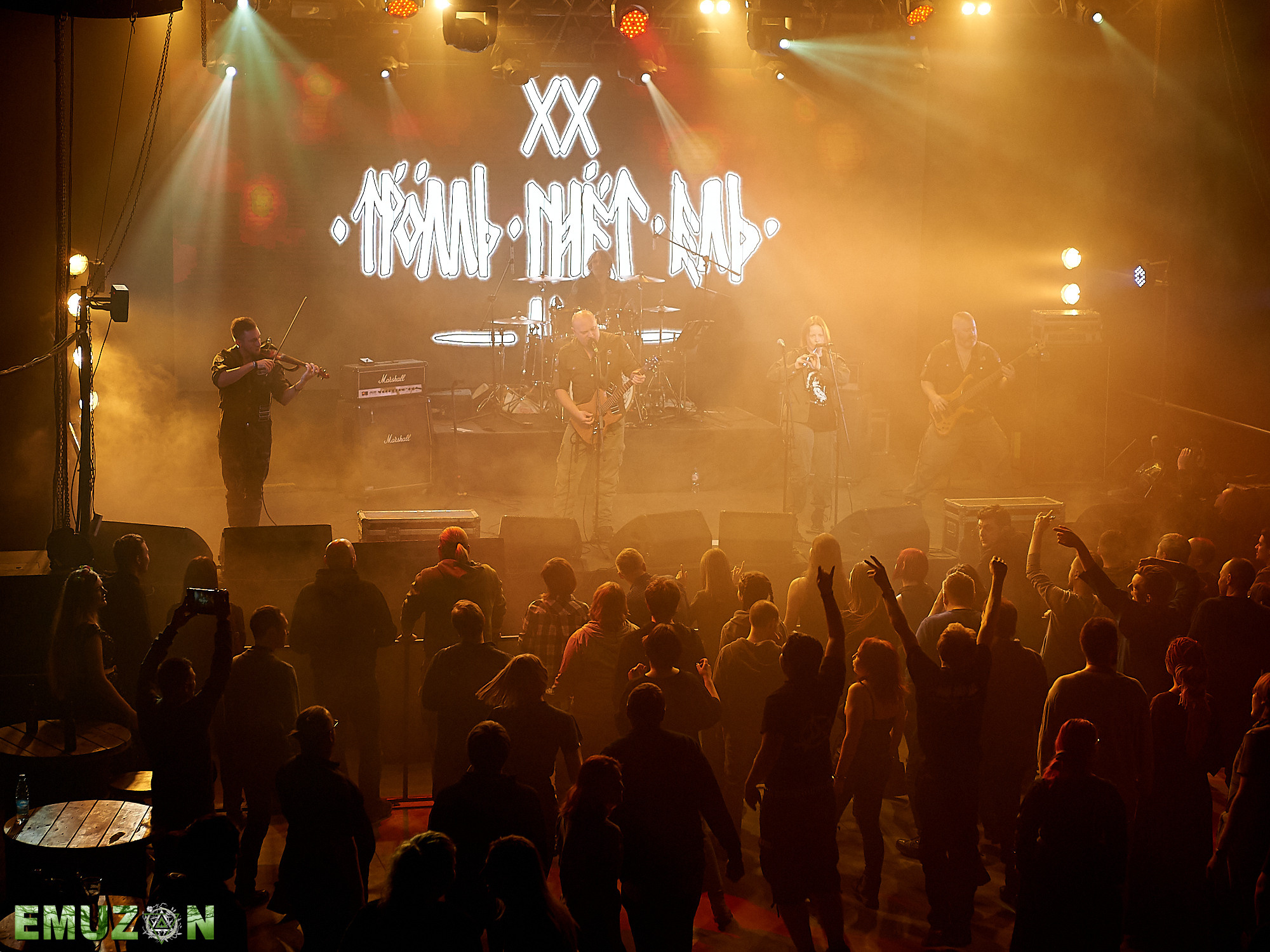 Тролль гнет ель. Фотографии отовсюду и обо всем