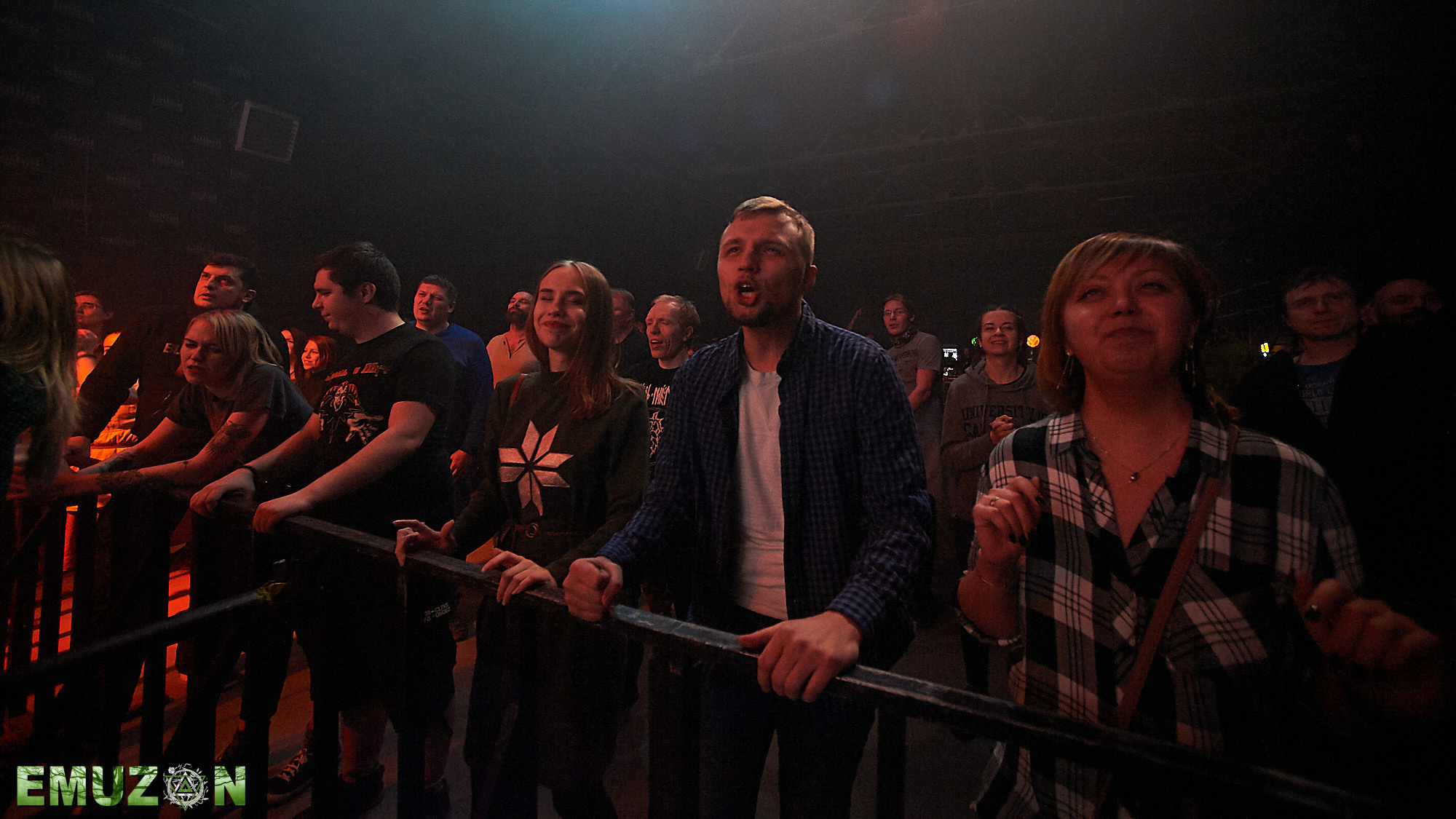 Тролль гнет ель. Фотографии отовсюду и обо всем