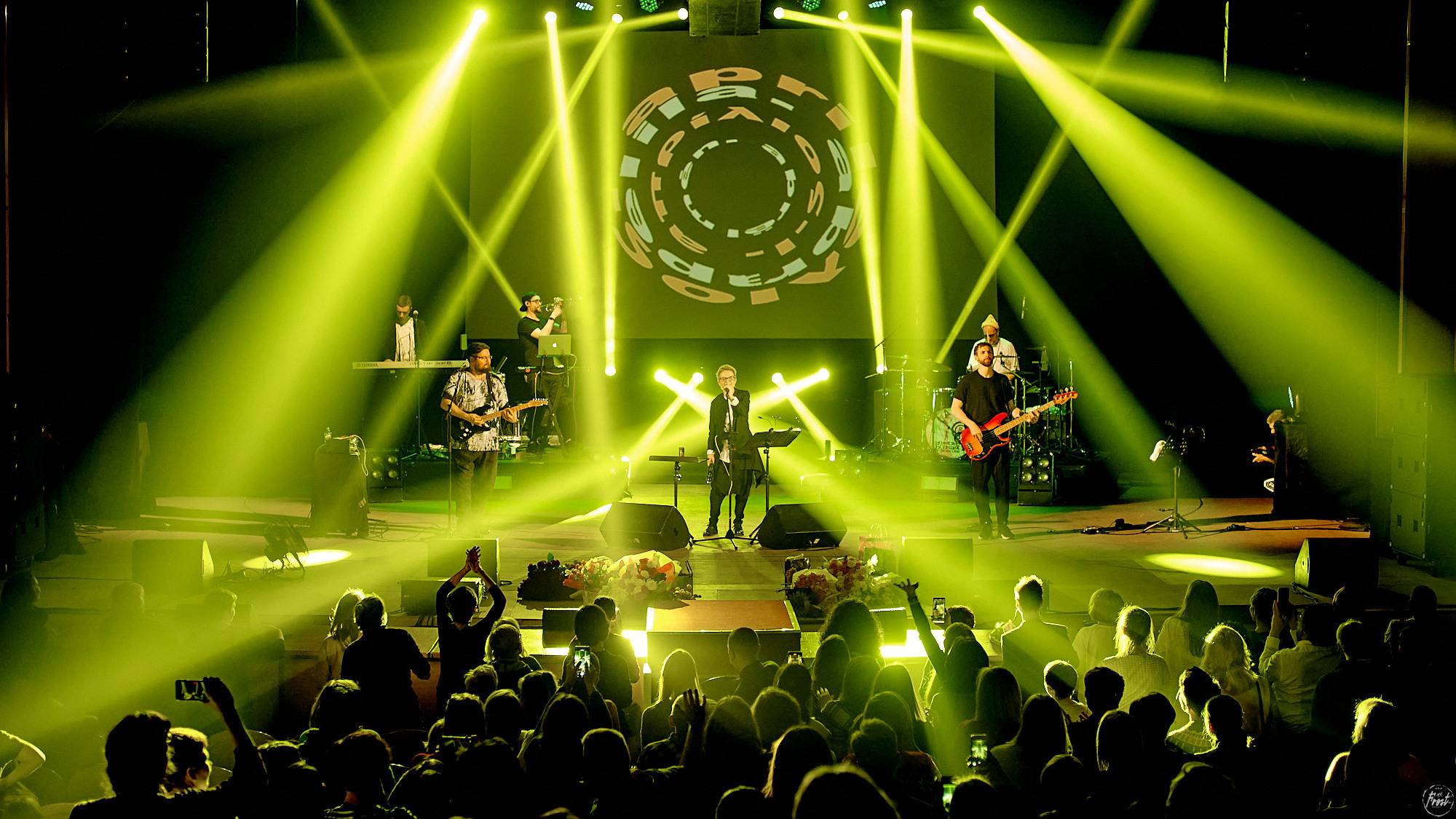 Сурганова и оркестр. Фотографии отовсюду и обо всем