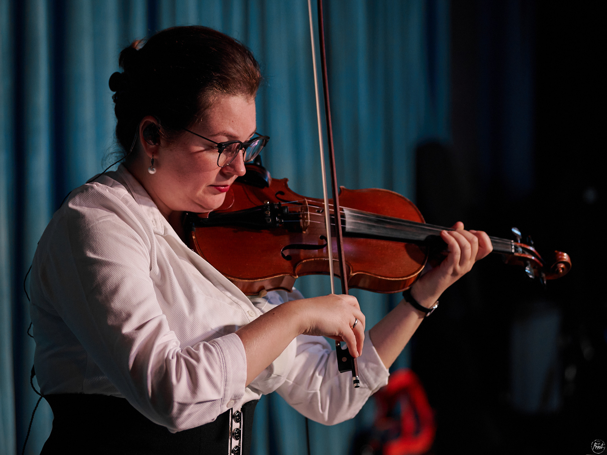 Немного нервно. Фотографии отовсюду и обо всем