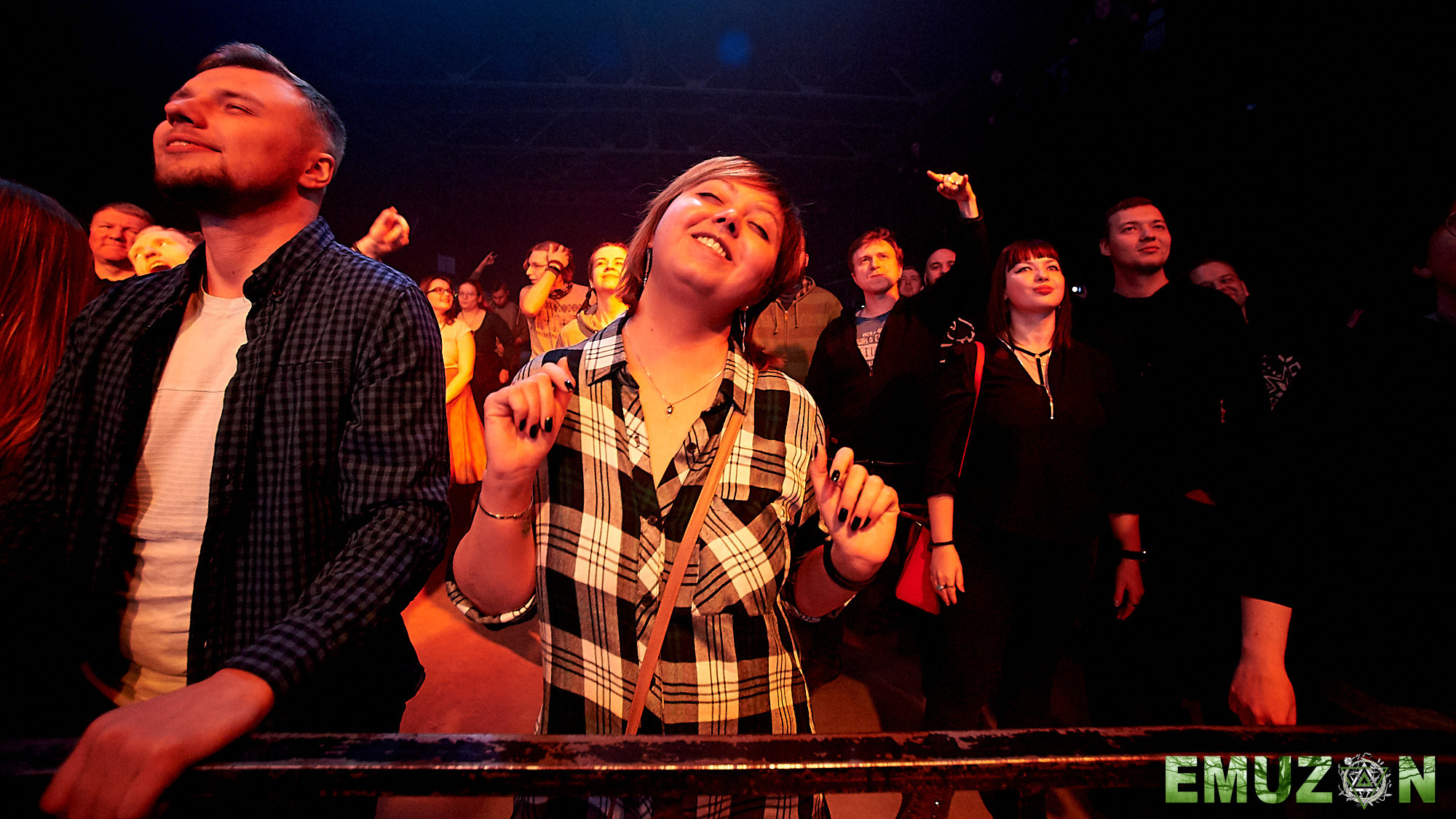 Тролль гнет ель. Фотографии отовсюду и обо всем