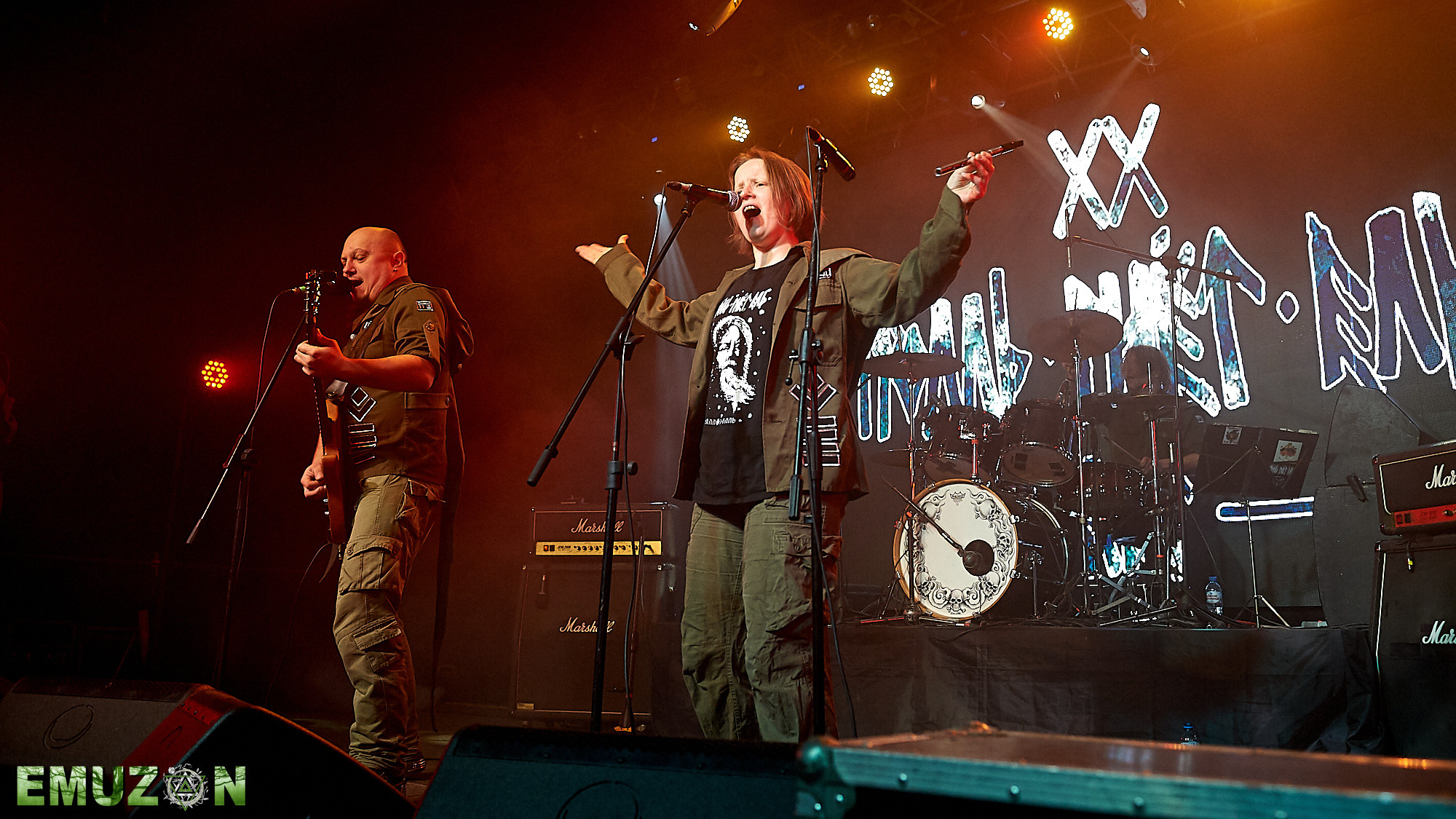 Тролль гнет ель. Фотографии отовсюду и обо всем