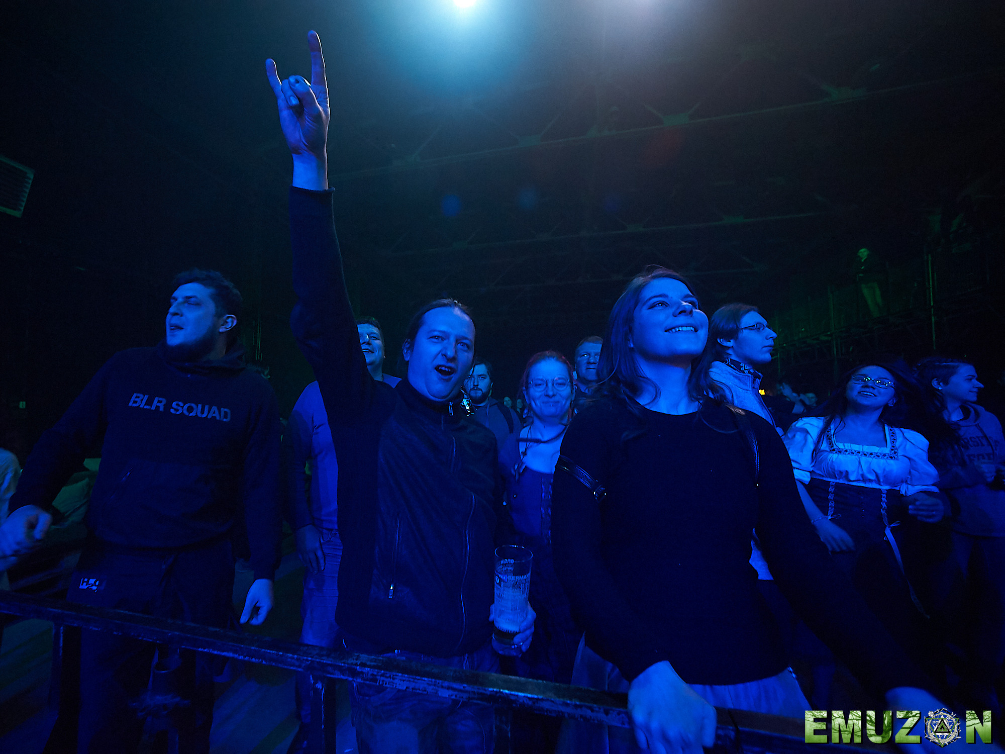 Тролль гнет ель. Фотографии отовсюду и обо всем