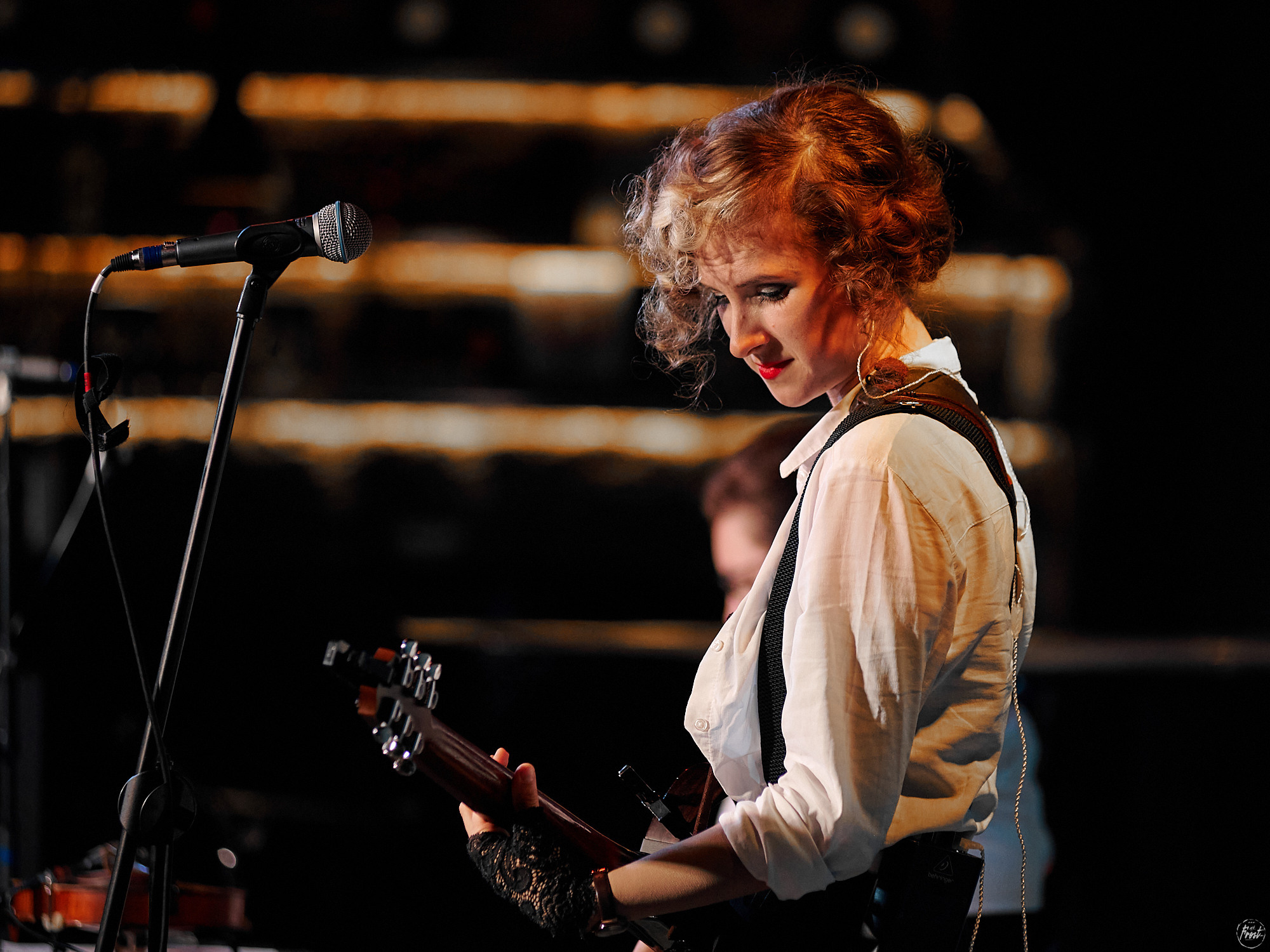 Немного нервно. Фотографии отовсюду и обо всем