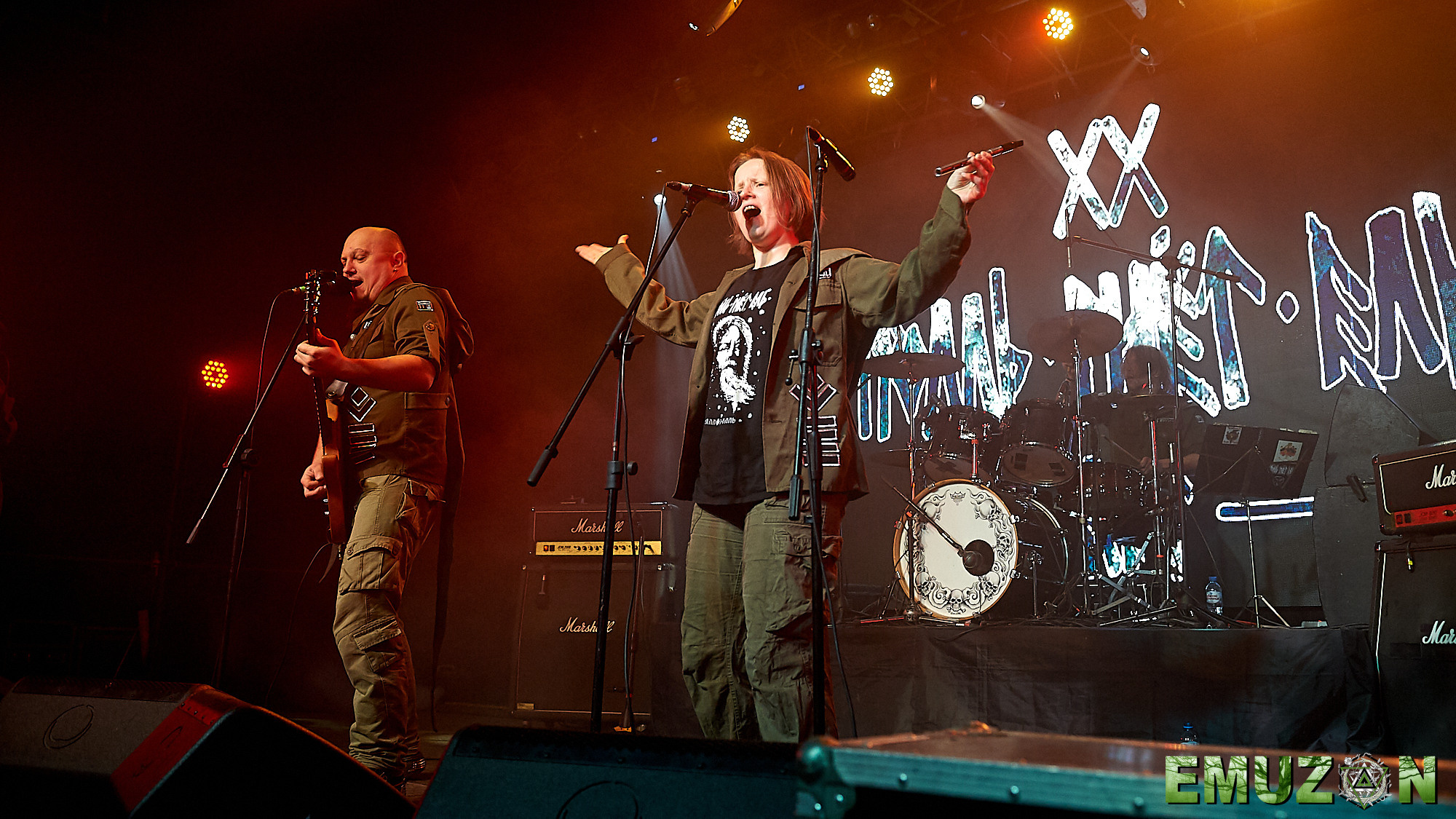 Тролль гнет ель. Фотографии отовсюду и обо всем