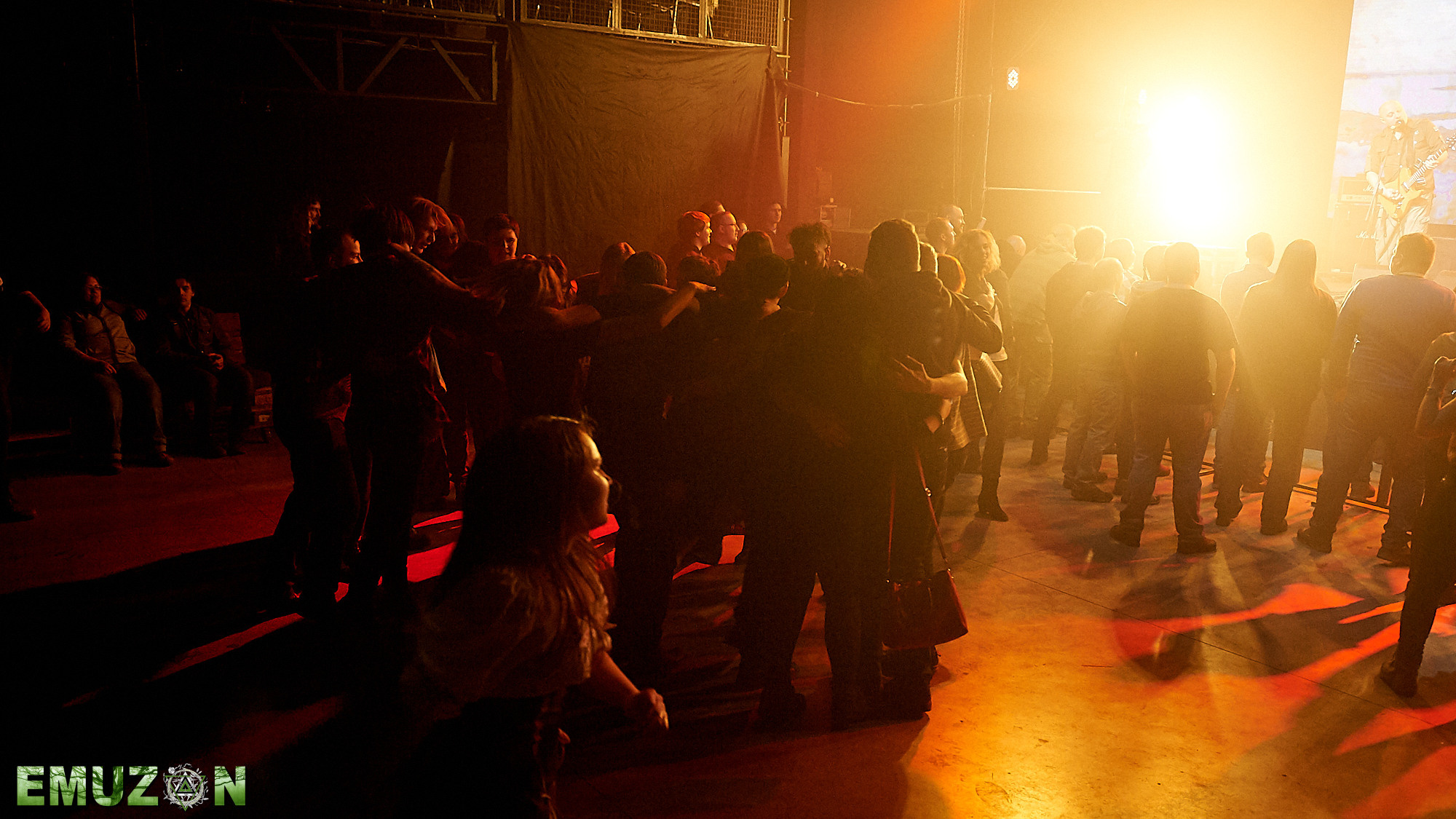 Тролль гнет ель. Фотографии отовсюду и обо всем