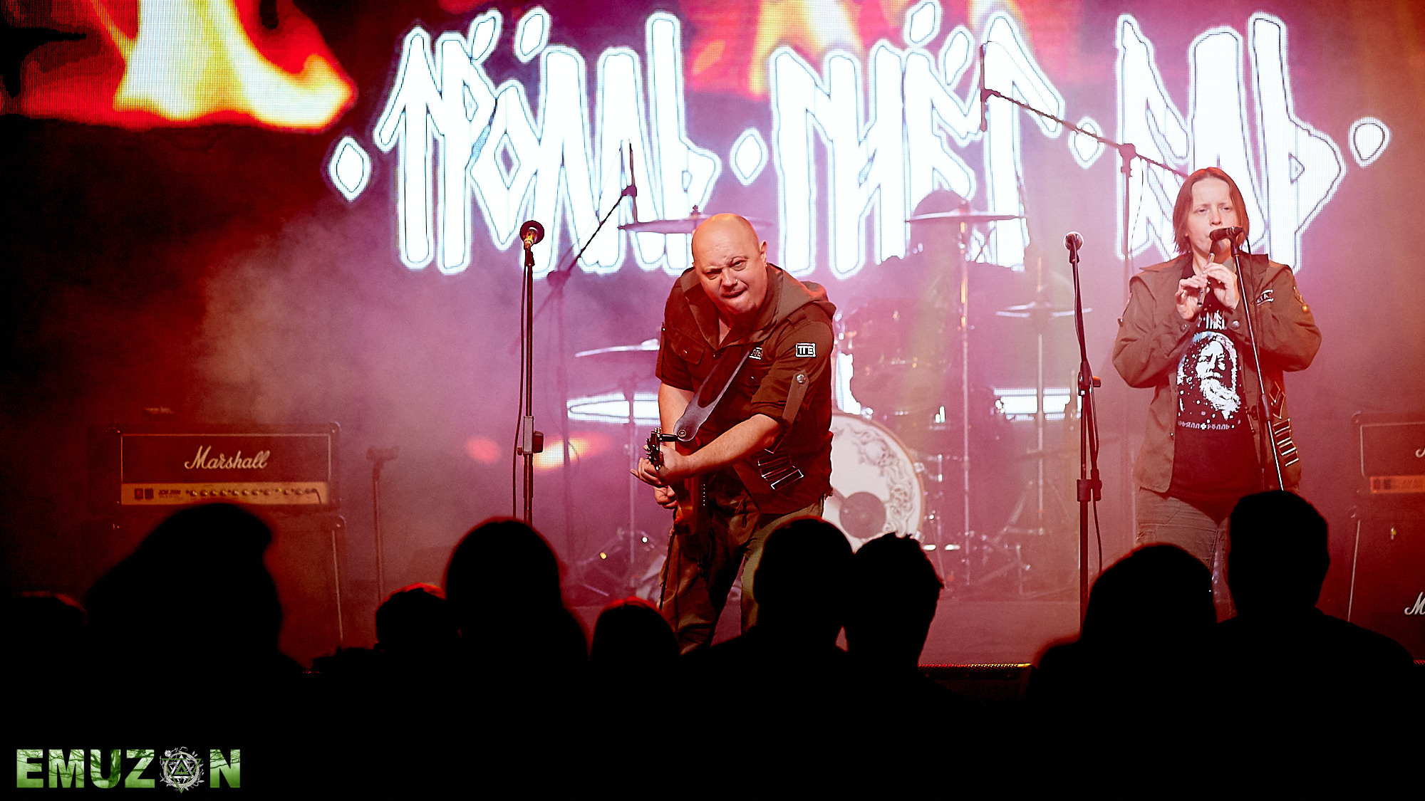 Тролль гнет ель. Фотографии отовсюду и обо всем