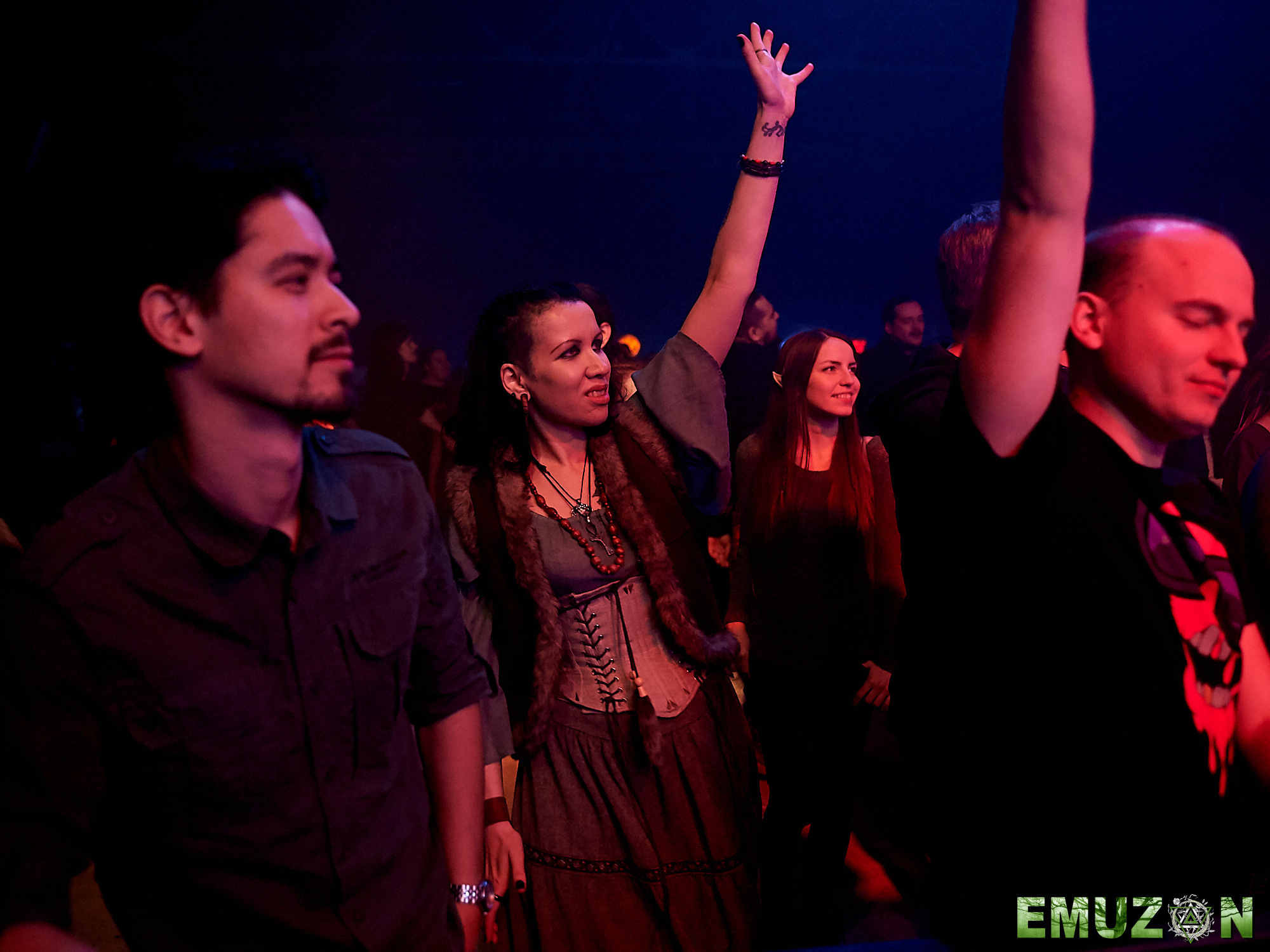 Тролль гнет ель. Фотографии отовсюду и обо всем