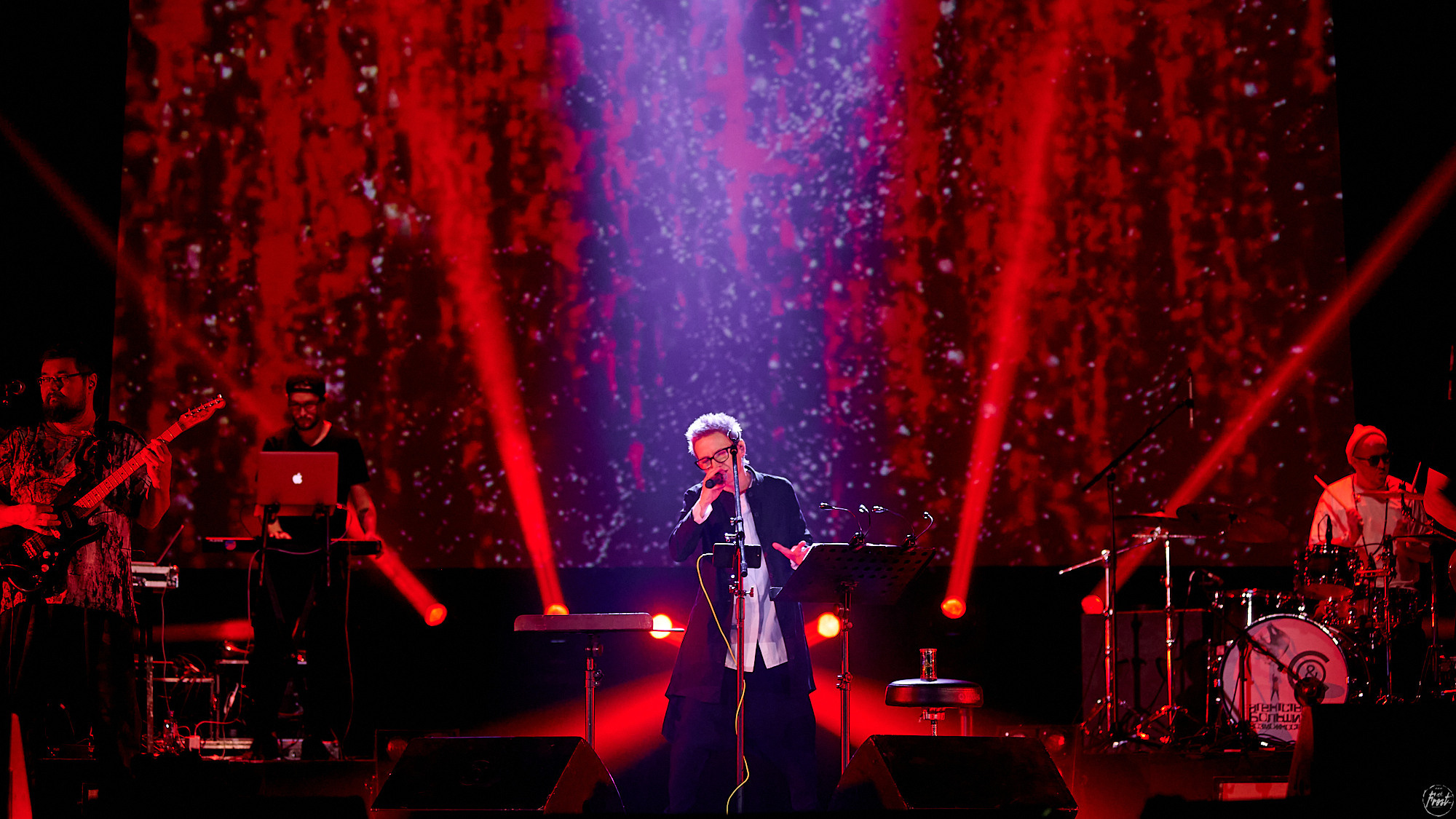 Сурганова и оркестр. Фотографии отовсюду и обо всем