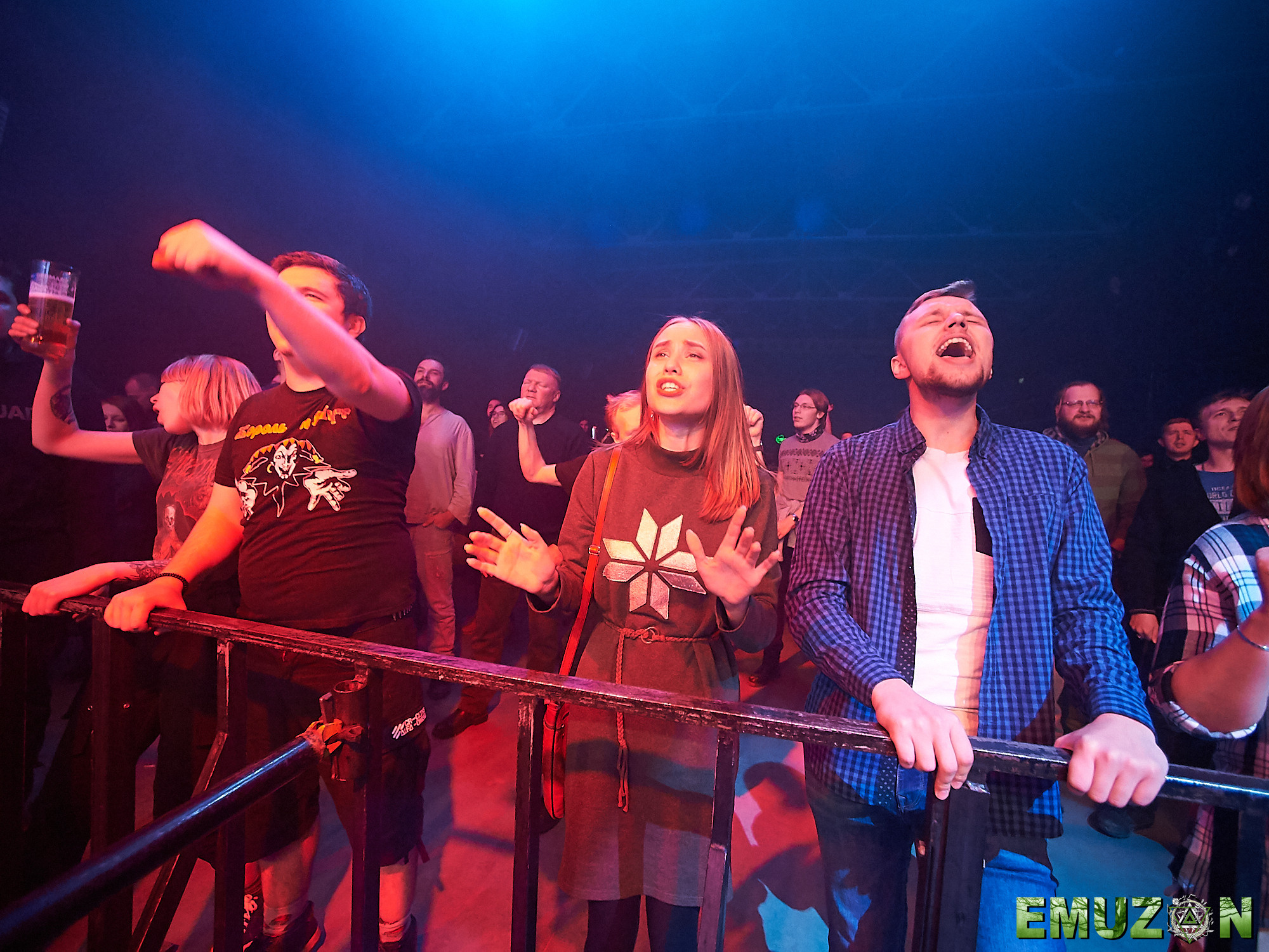 Тролль гнет ель. Фотографии отовсюду и обо всем