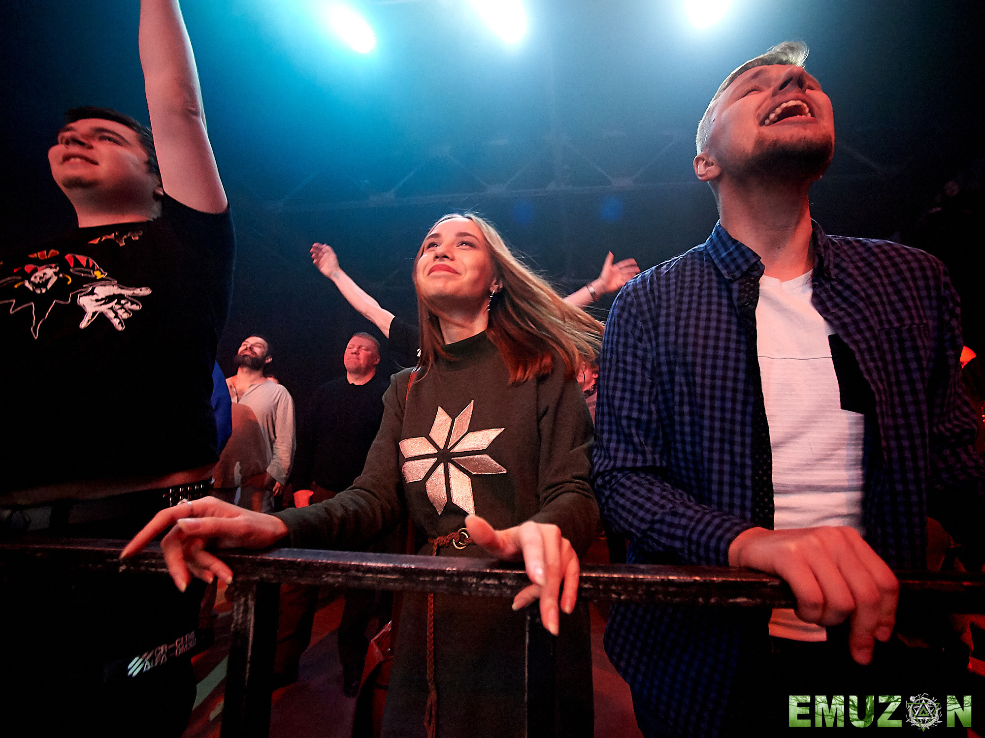 Тролль гнет ель. Фотографии отовсюду и обо всем