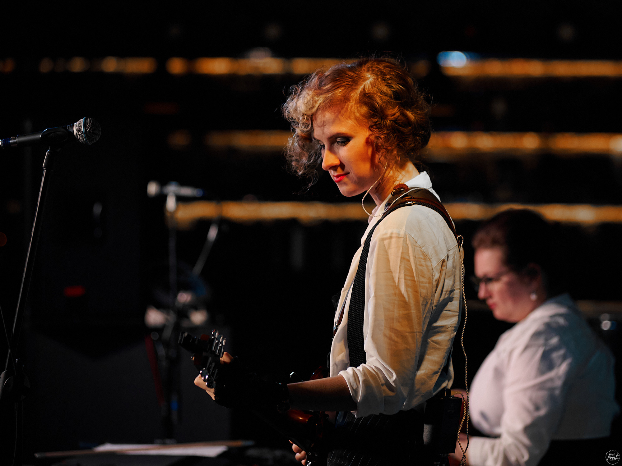 Немного нервно. Фотографии отовсюду и обо всем