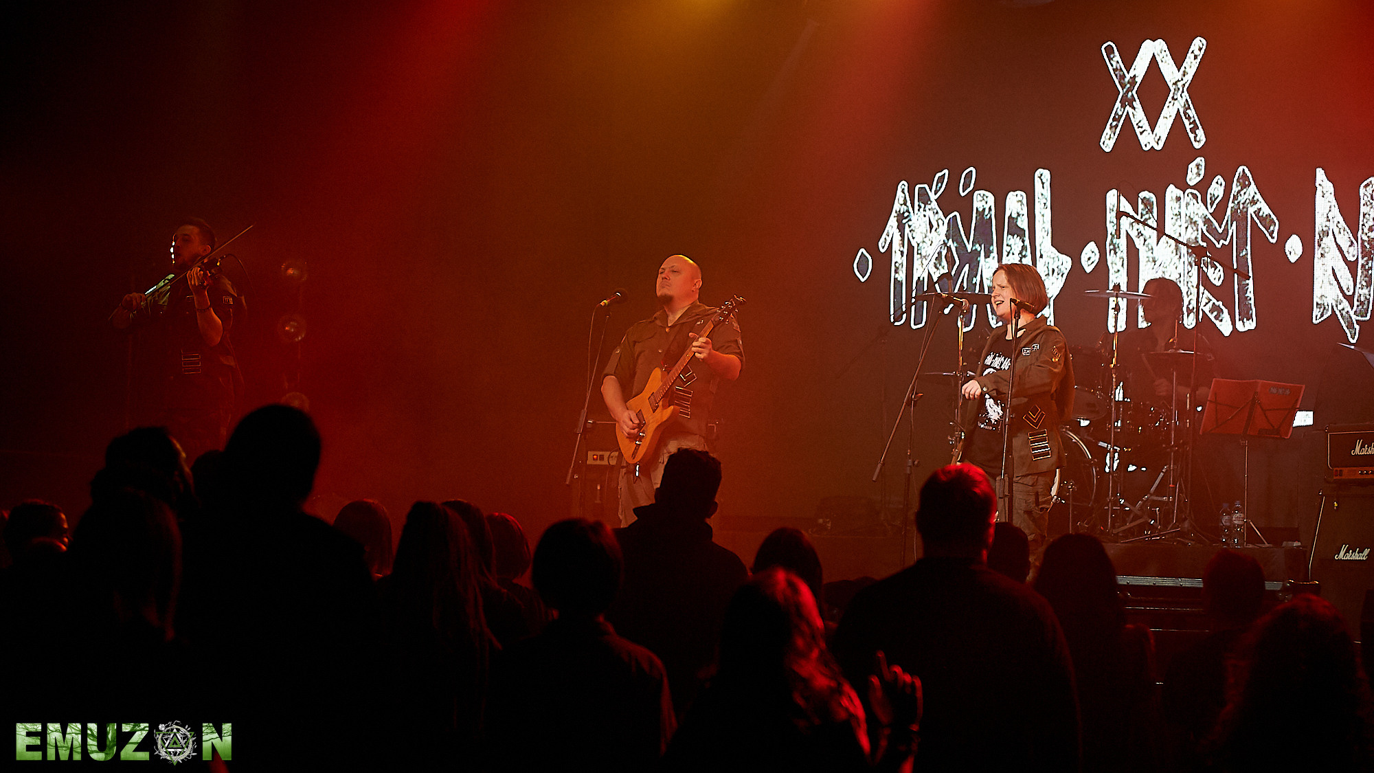 Тролль гнет ель. Фотографии отовсюду и обо всем