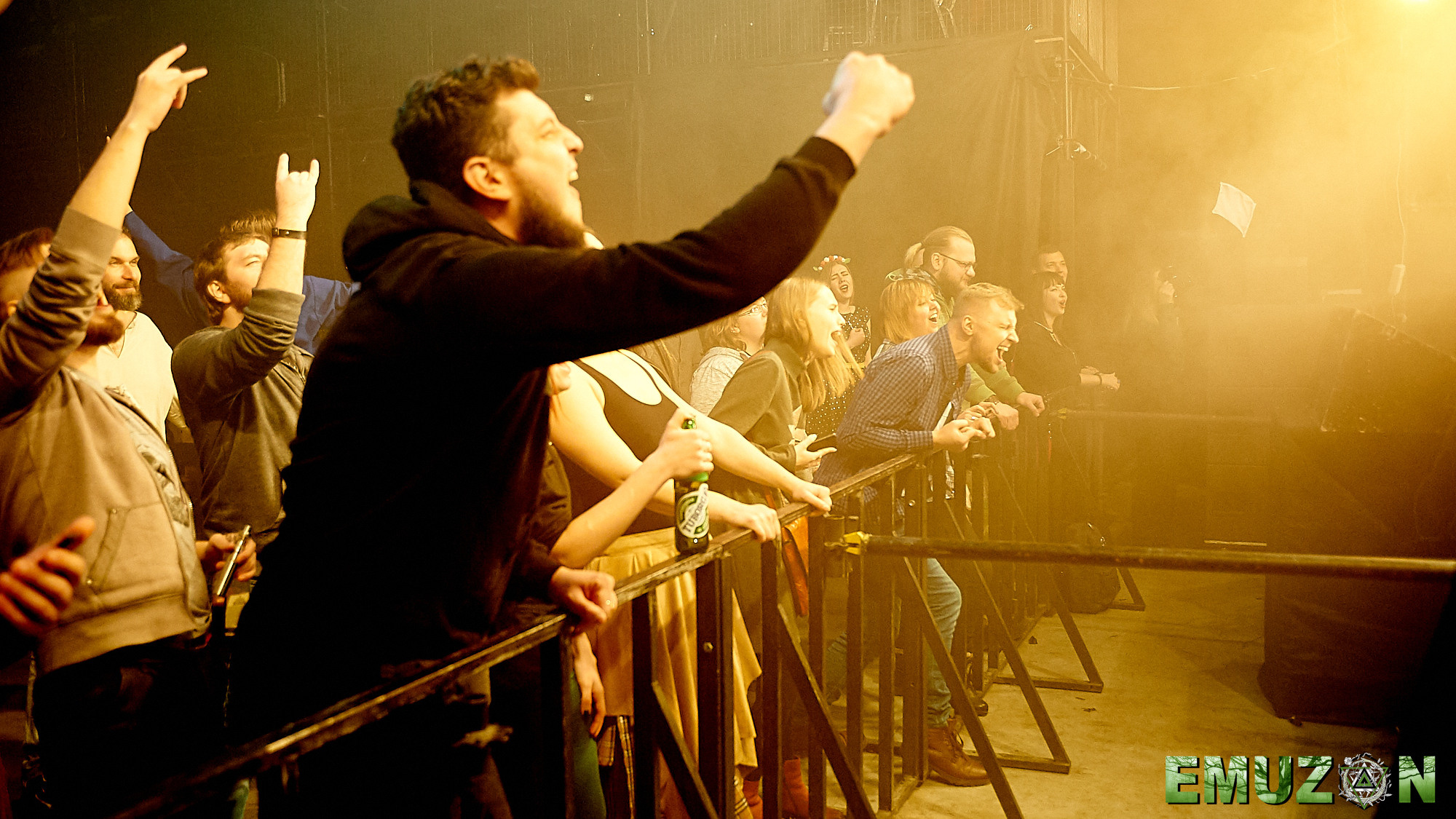 Тролль гнет ель. Фотографии отовсюду и обо всем