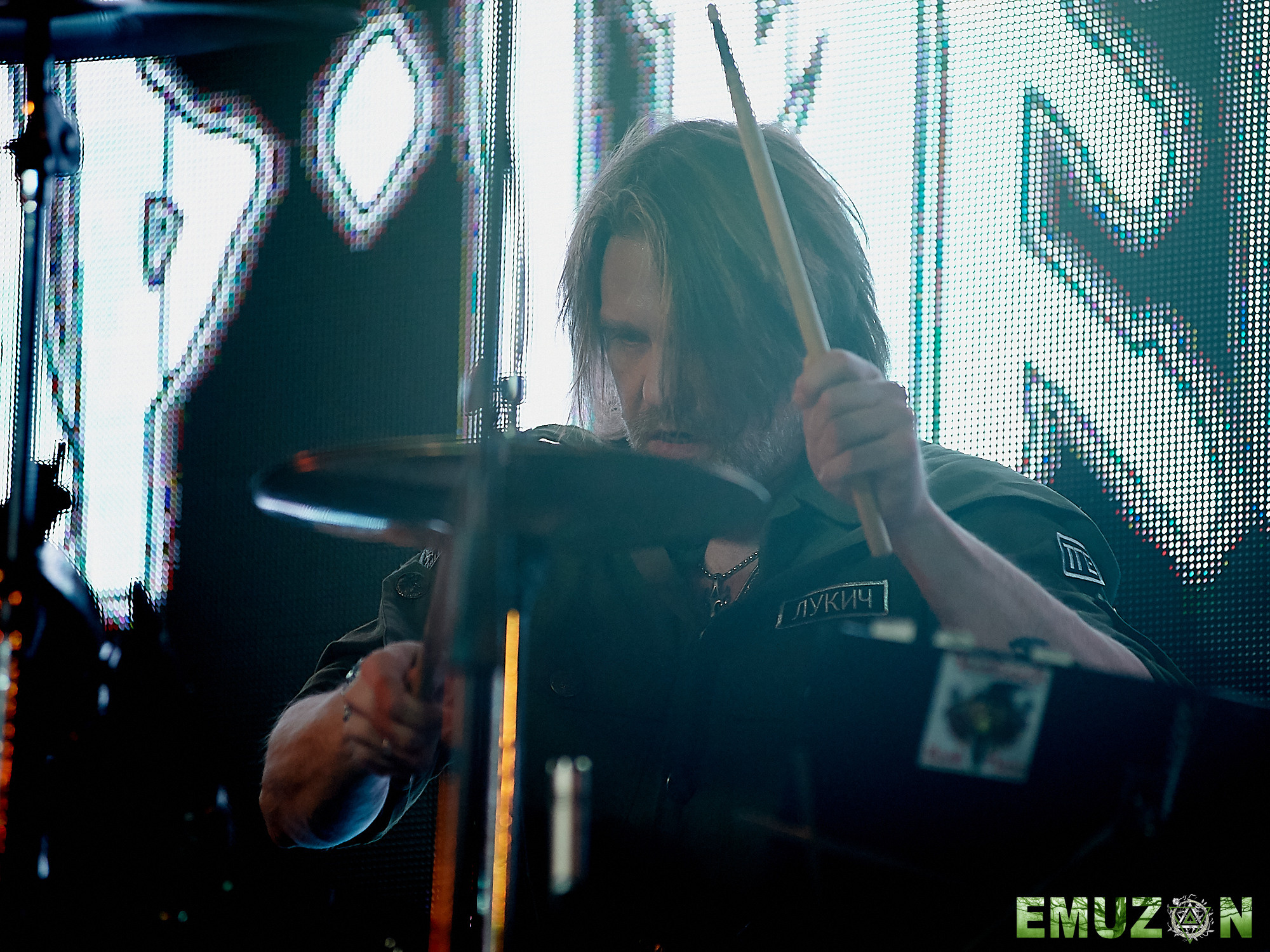 Тролль гнет ель. Фотографии отовсюду и обо всем