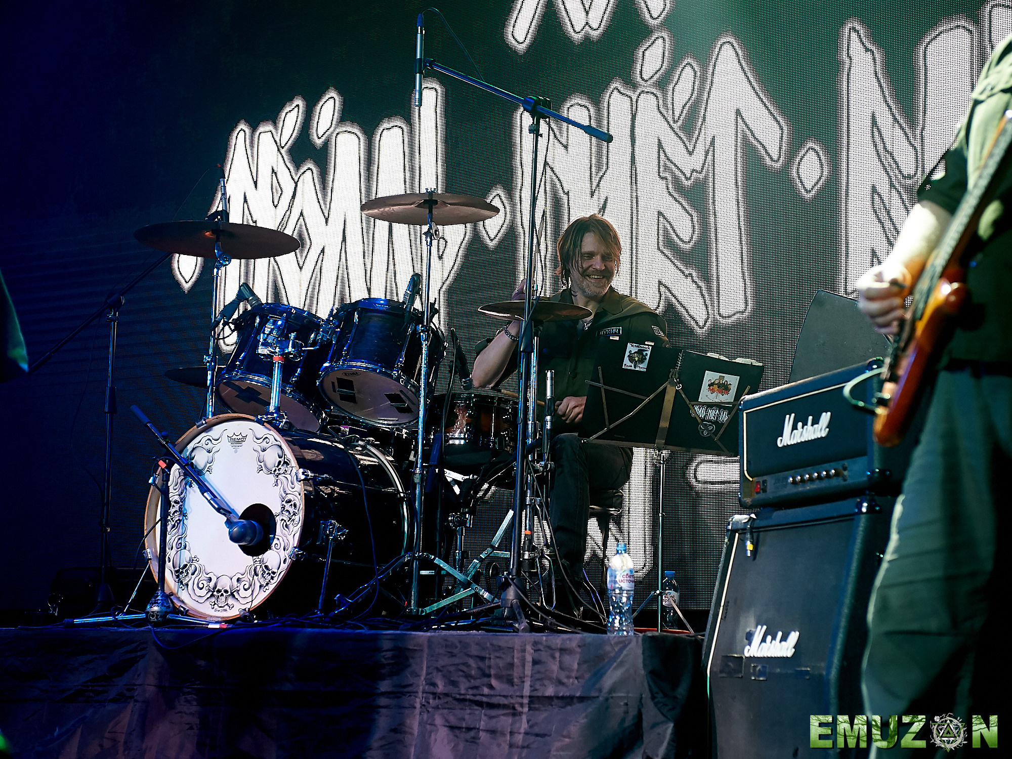 Тролль гнет ель. Фотографии отовсюду и обо всем