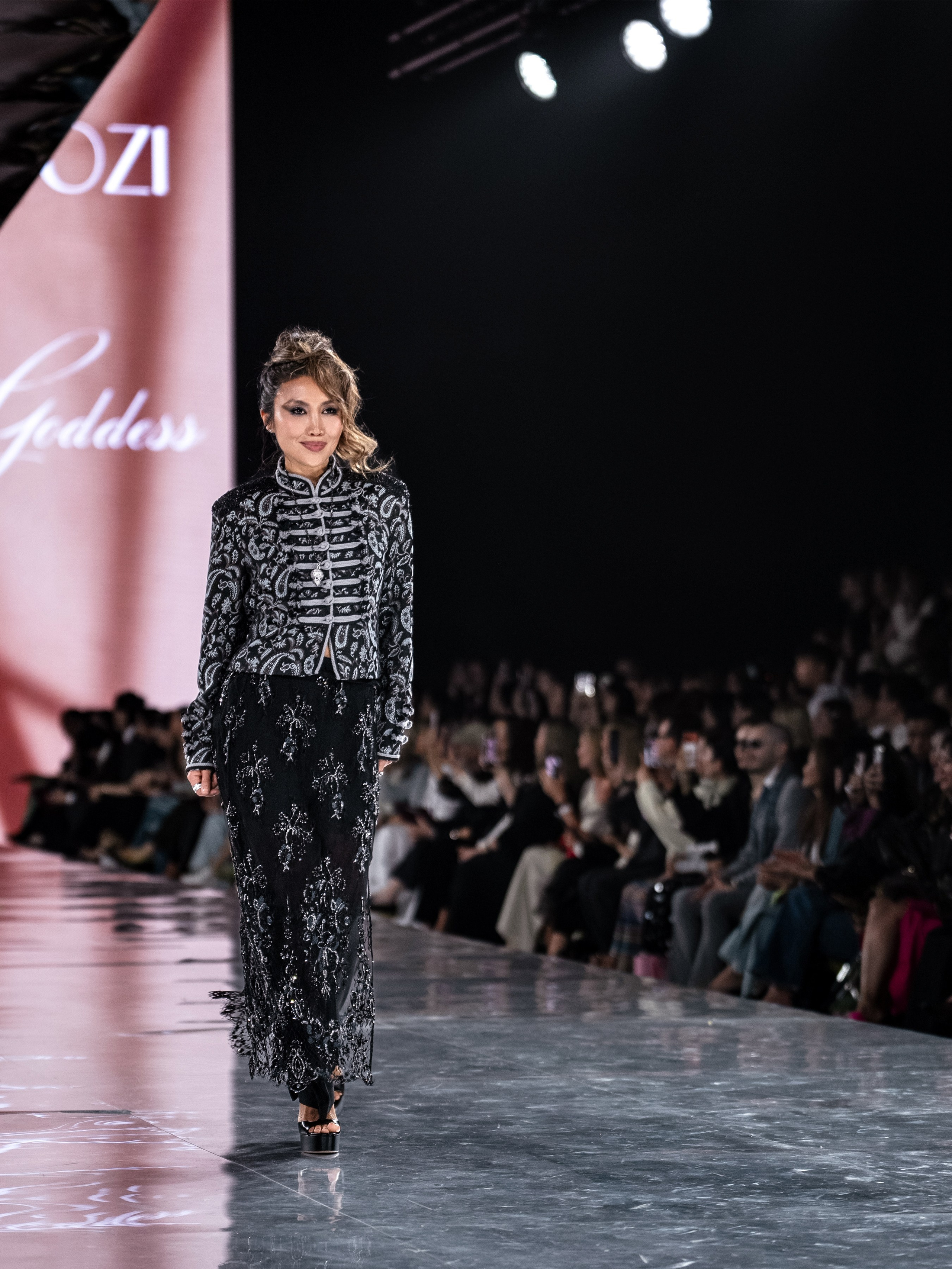 Kazakhstan Fashion Week Zardozi. Сайт Алматинского НЮ АРТ, будуар и фэшн фотографа Дениса Карпенко
