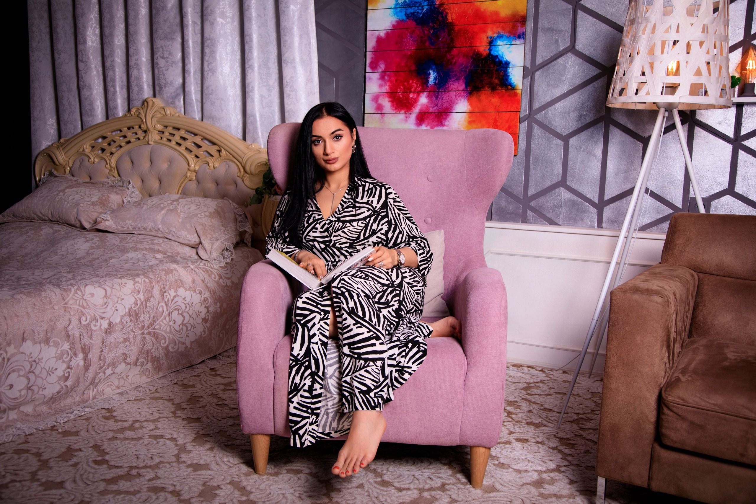 Очарование и уверенность: Фотосессии в студии Fotogen. Интерьерная фотостудия FOTOGEN г. Краснодар