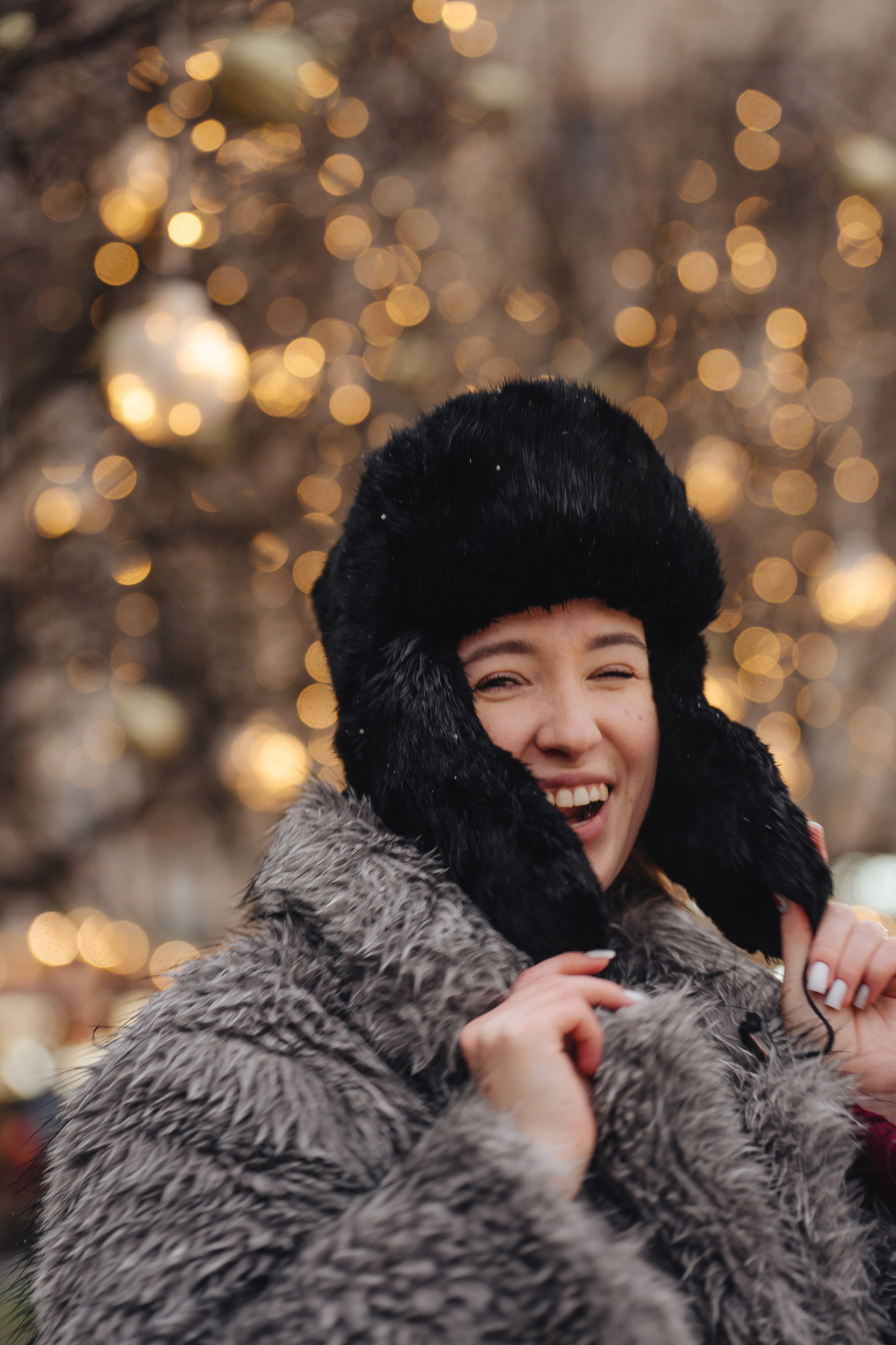 ПРОГУЛКА НА МАНЕЖНОЙ ПЛОЩАДИ ДЛЯ ДЕВУШКИ ПЕРЕД НОВЫМ ГОДОМ (НОВОГОДНЯЯ ФОТОСЕССИИЯ НА МАНЕЖНОЙ ПЛОЩАДИ). Профессиональный фотограф, Санкт-Петербург — Виктория Богомолова