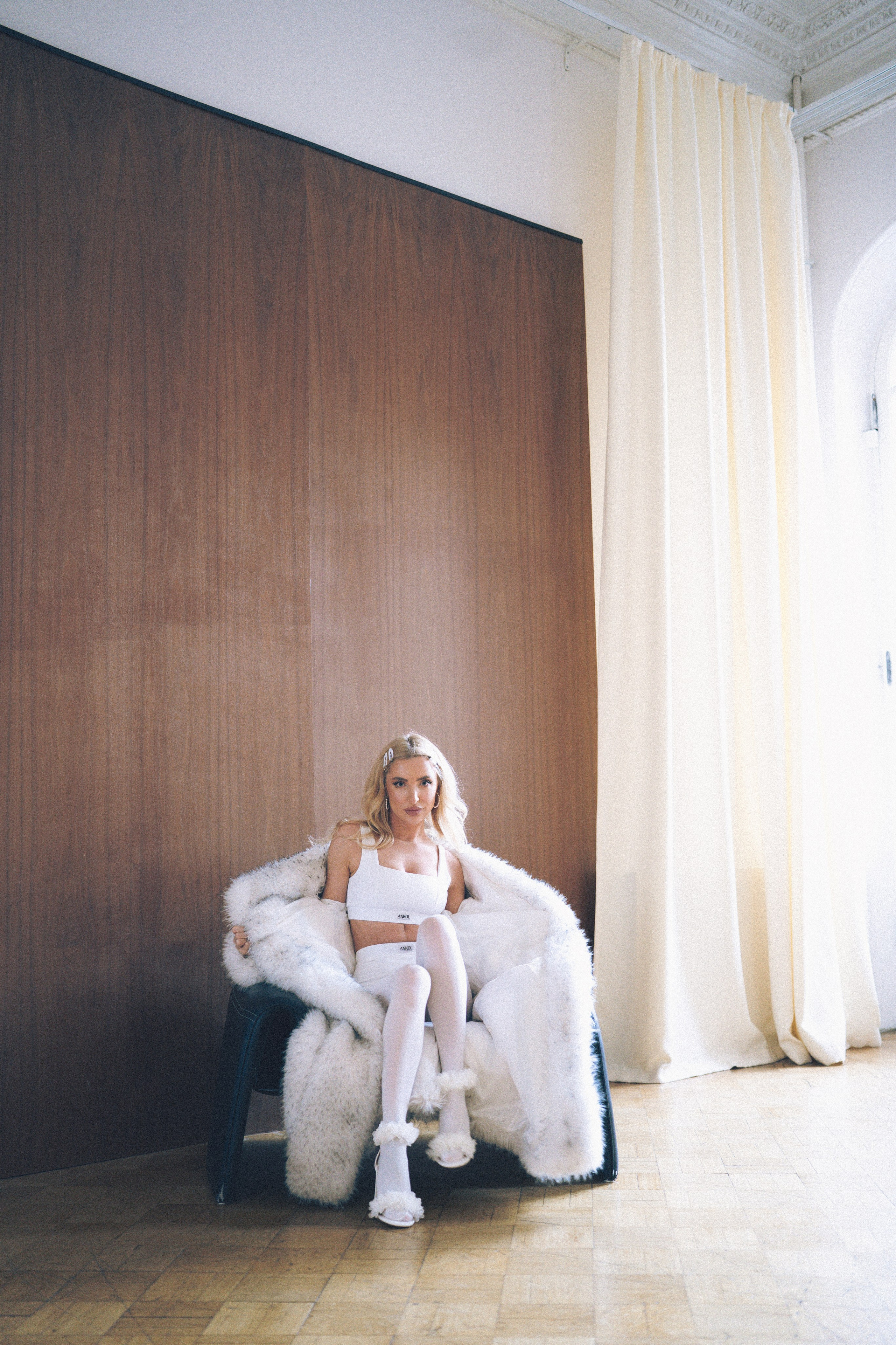 МИНИМАЛИЗМ В СТУДИИ НА ЧЕРНЫШЕВСКОЙ В СТУДИИ С БАЛКОНОМ. Профессиональный фотограф, Санкт-Петербург — Виктория Богомолова