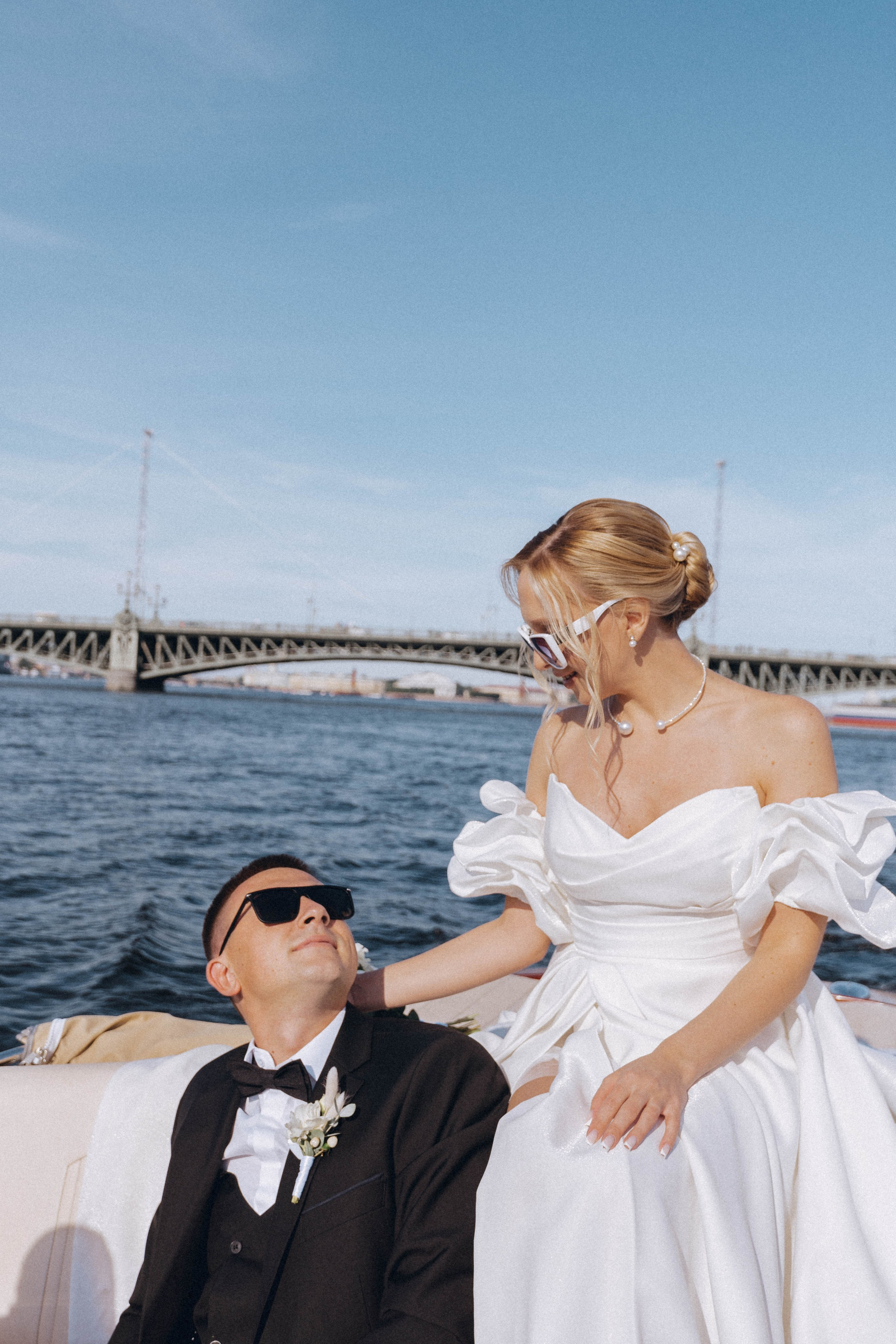 СВАДЕНБНАЯ СЬЕМКА НА КАТЕРЕ ПО КАНАЛАМ САНКТ-ПЕТЕРБУРГА И В АКВАТОРИИ НЕВЫ. Профессиональный фотограф, Санкт-Петербург — Виктория Богомолова