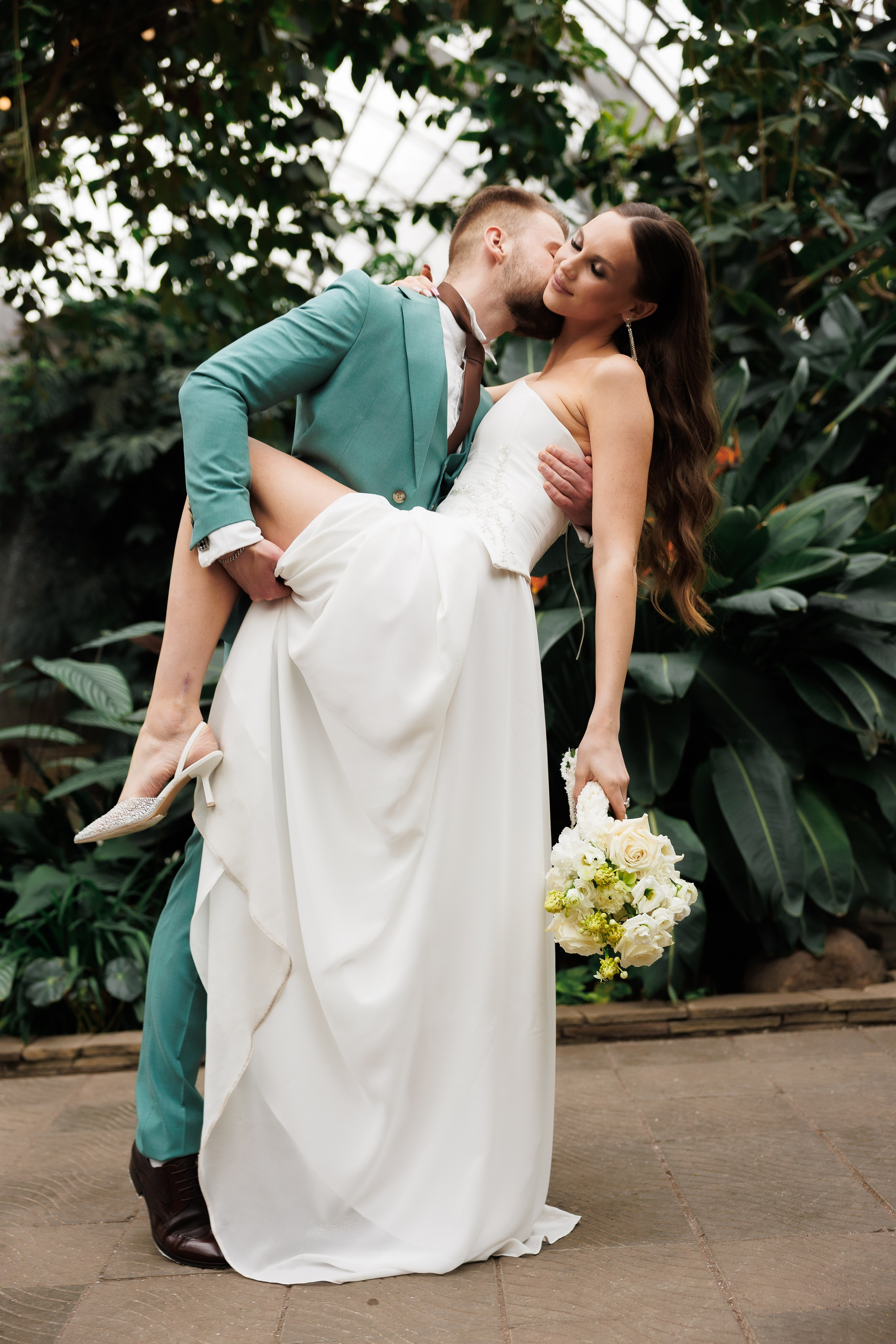 Свадебная прогулка в оранжерее. Питер. Свадебный и семейный фотограф в Москве Красинская Мария