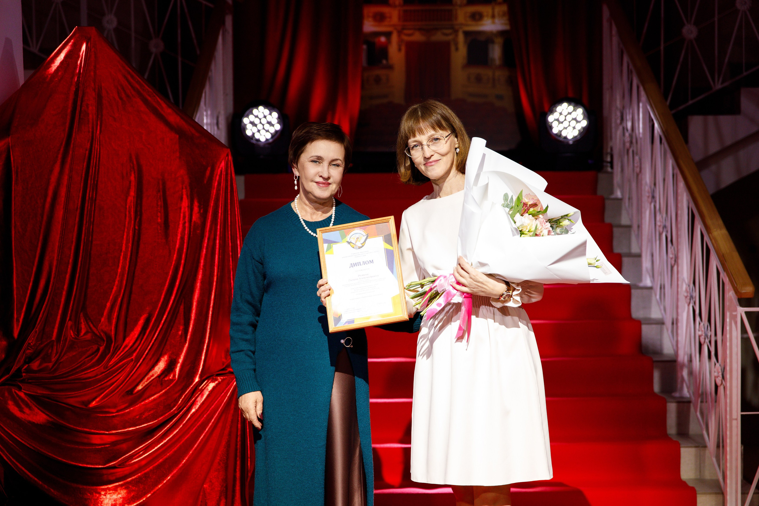 Награждение победителя конкурса «Учитель Года» г. Горнозаводск. Фотограф Дмитрий Молчанов | Фотограф Пермь | Фотограф