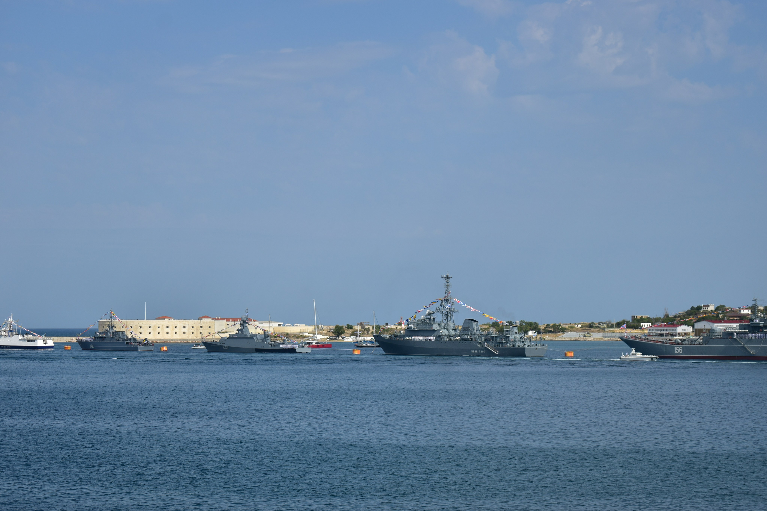 Парад ВМФ. Фотограф-ретушер в Крыму Юля Лобурец