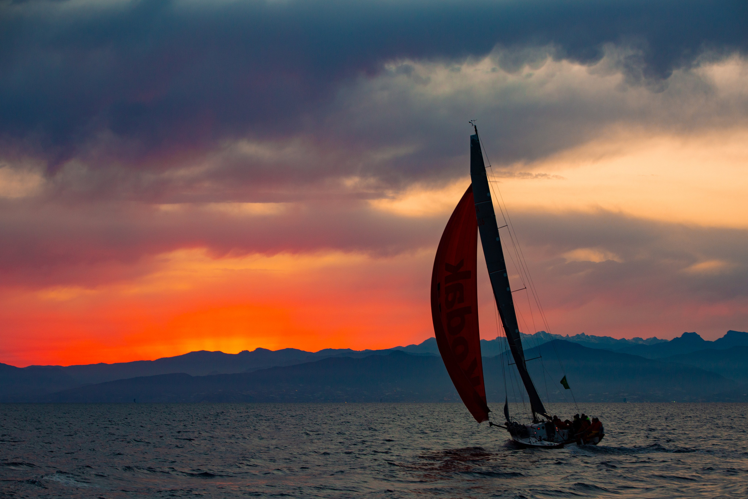 ЯХТЫ / МОРЕ / ПУТЕШЕСТВИЯ. Сложная съёмка для бизнеса b2b / Яхтенный фотограф / Корпоративные календари / Промышленная съёмка / Спортивный репортаж