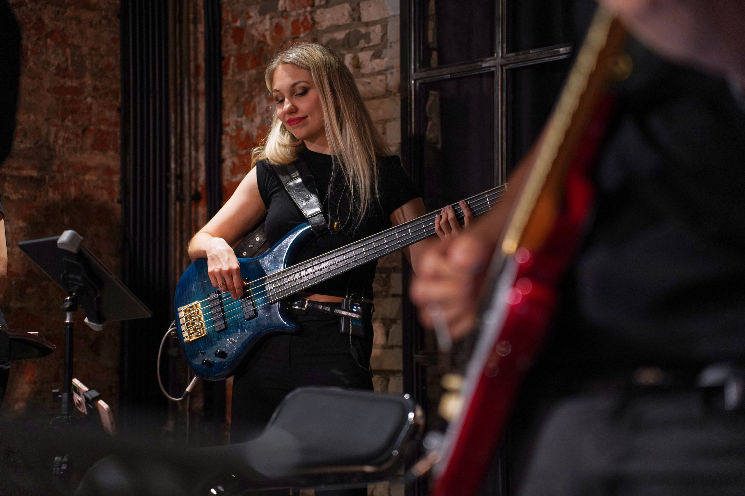 Концерт кавер группы. Фотограф