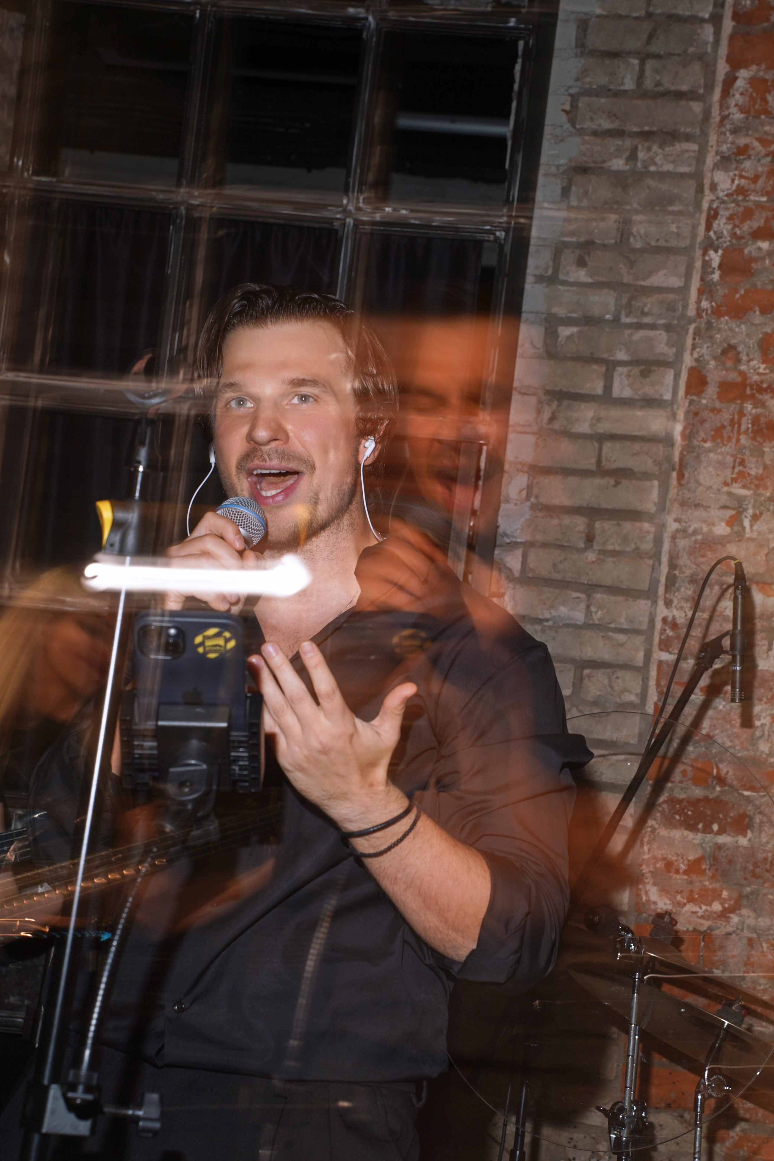 Концерт кавер группы. Фотограф