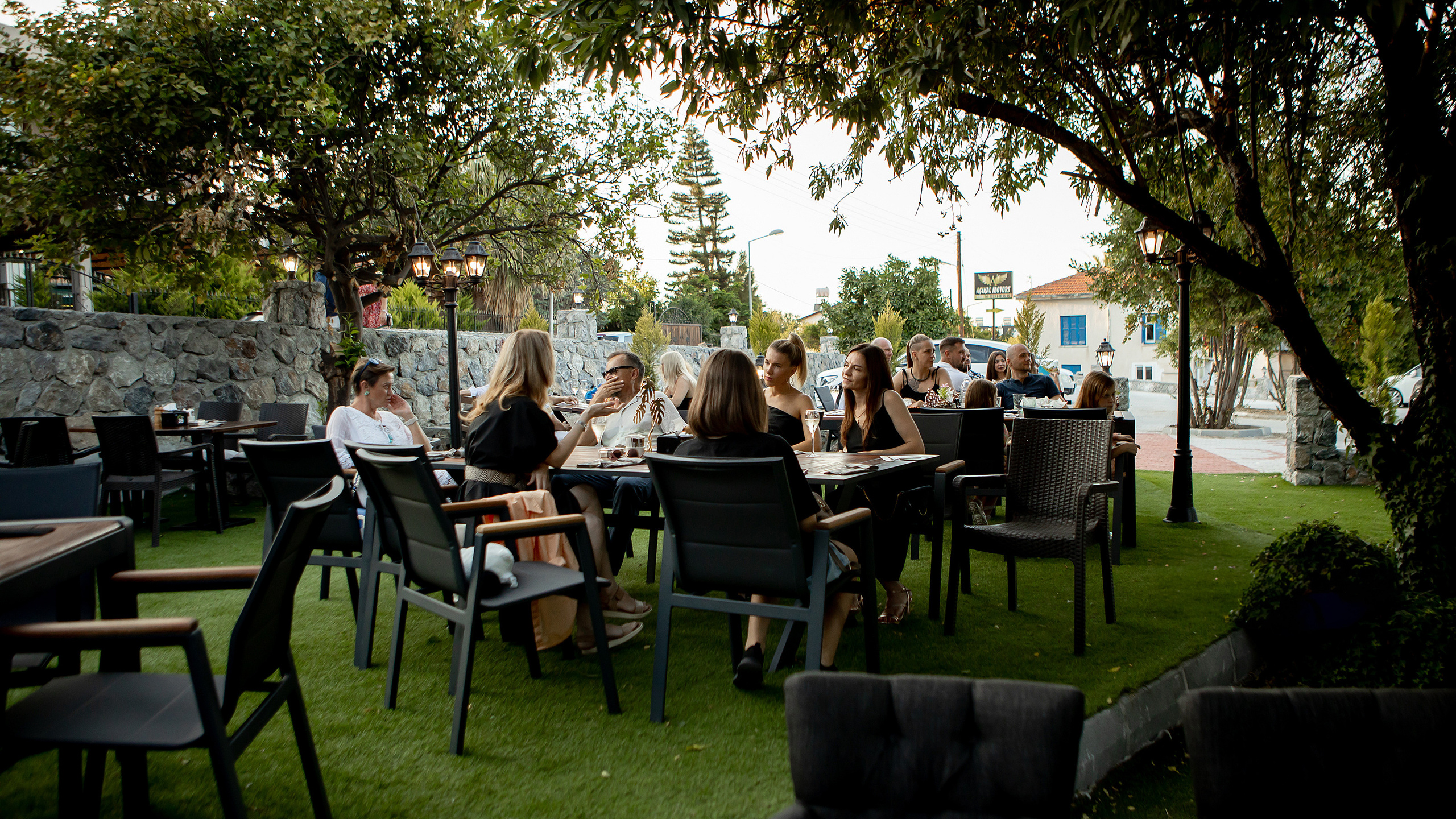 Благотворительный ужин в Basilic. Фотограф в Батуми Павел Шарников