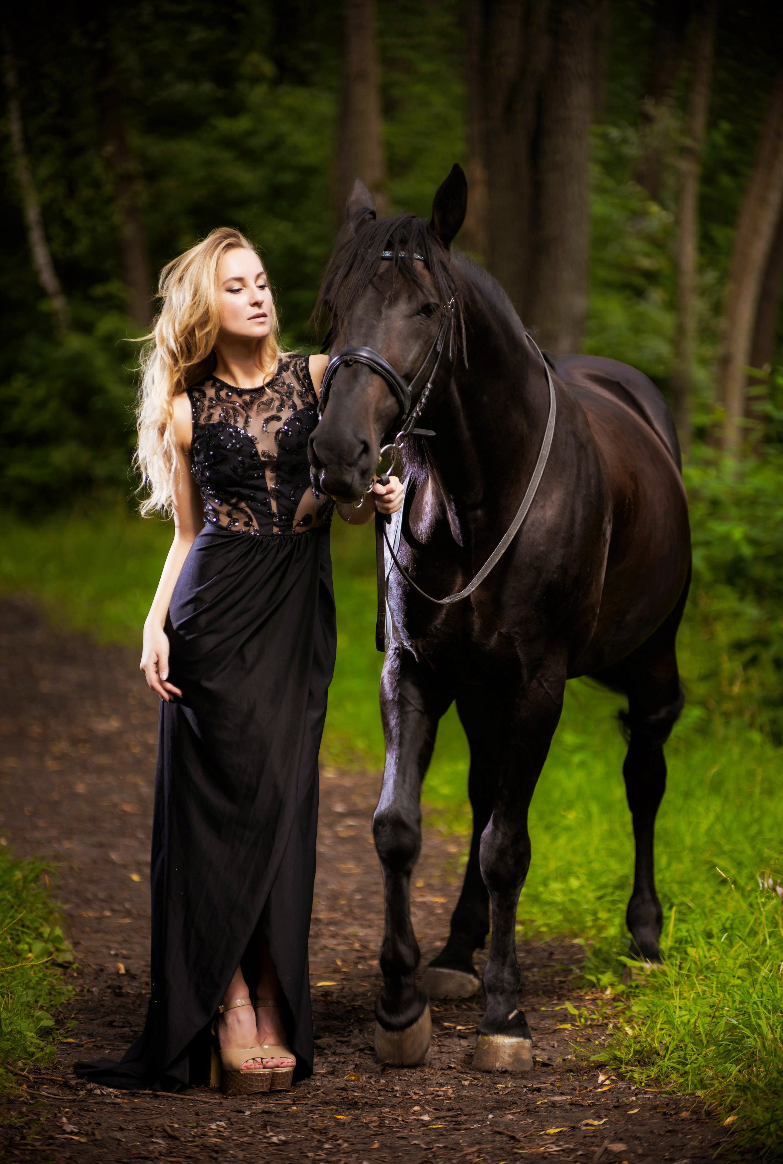 Фотосессия с лошадьми в Москве. Профессиональная фото и видеосъемка. Москва