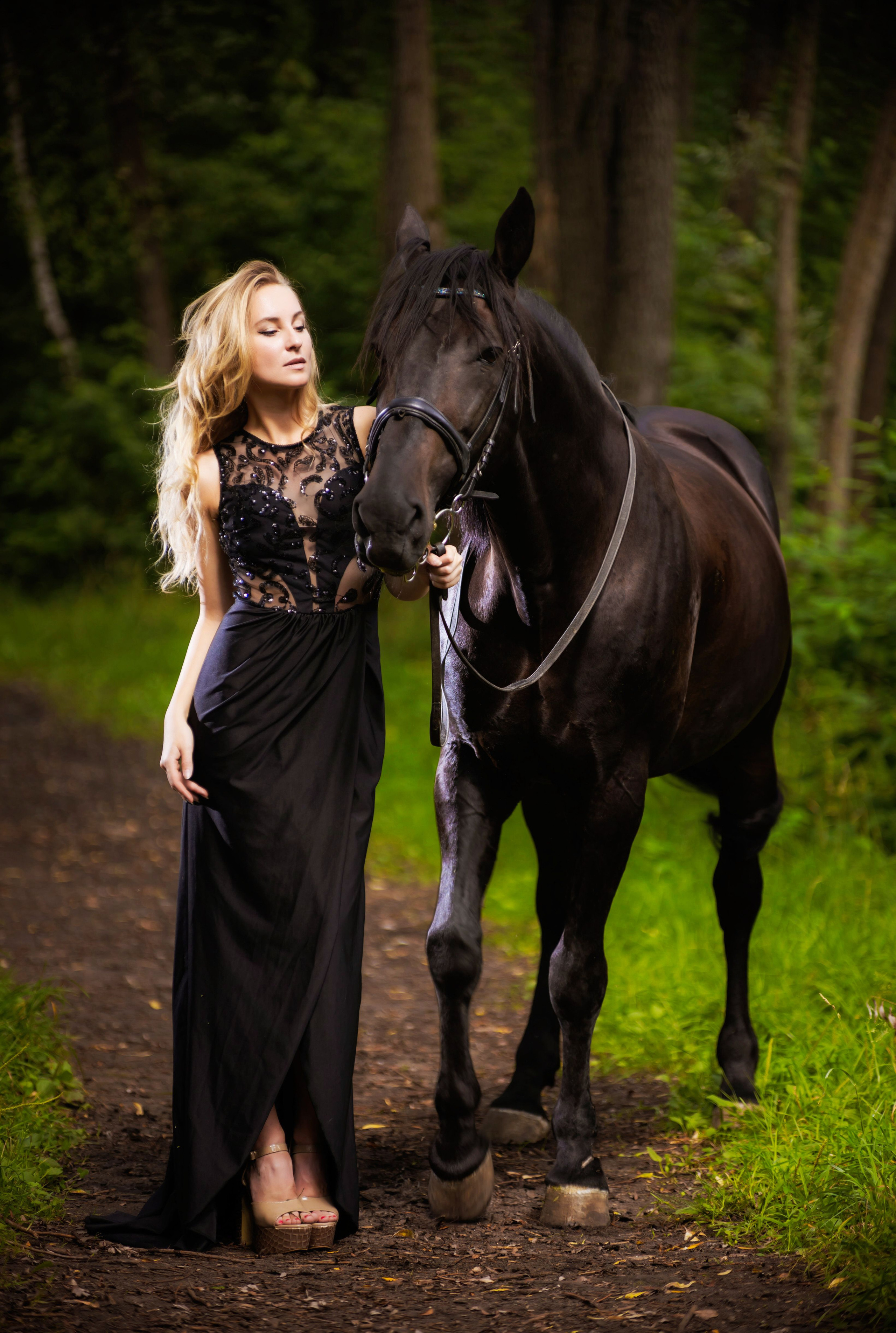 Фотосессия с лошадьми в Москве. Профессиональная фото и видеосъемка. Москва