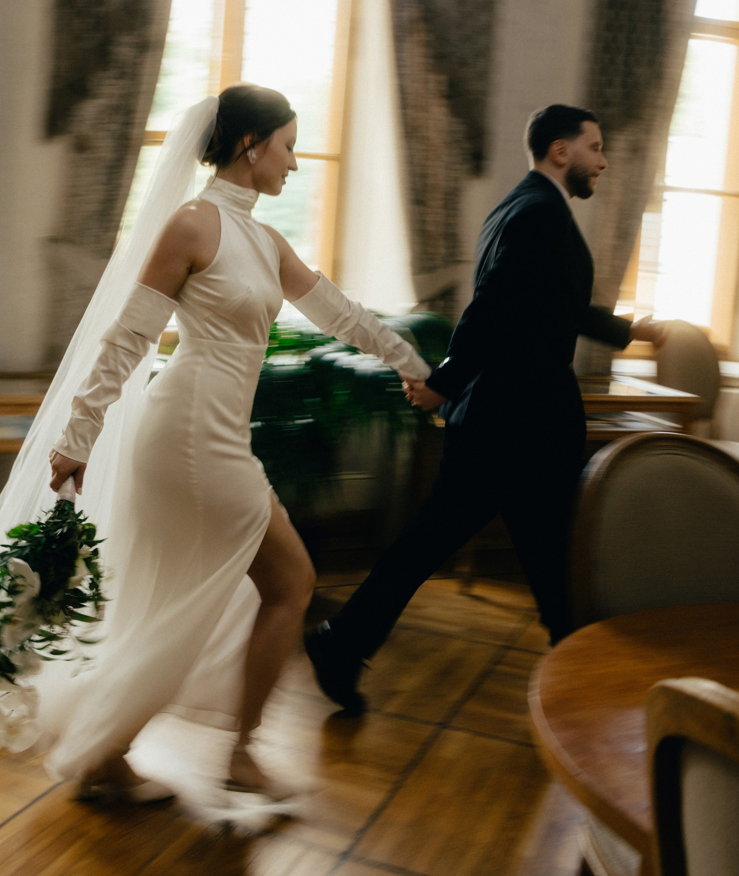 Дмитрий и Арина, роспись в библиотеке читальне имени Пушкина. Свадебный и портретный фотограф в Москве Кристина Золотова