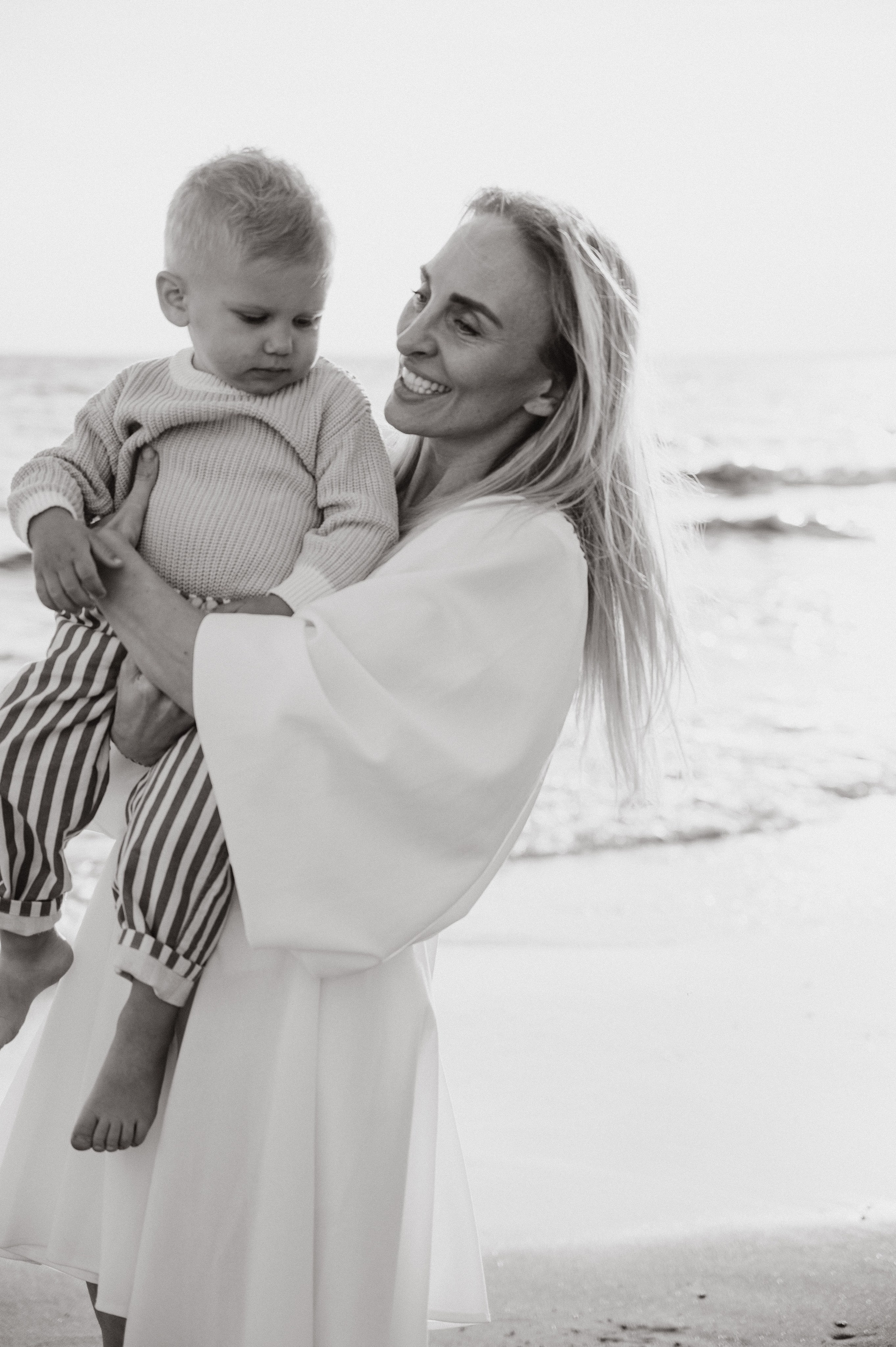 Юлия. Профессиональный фотограф беременности в СПБ. Стильные фотосессии беременности в стиле минимализм и классическая фотография