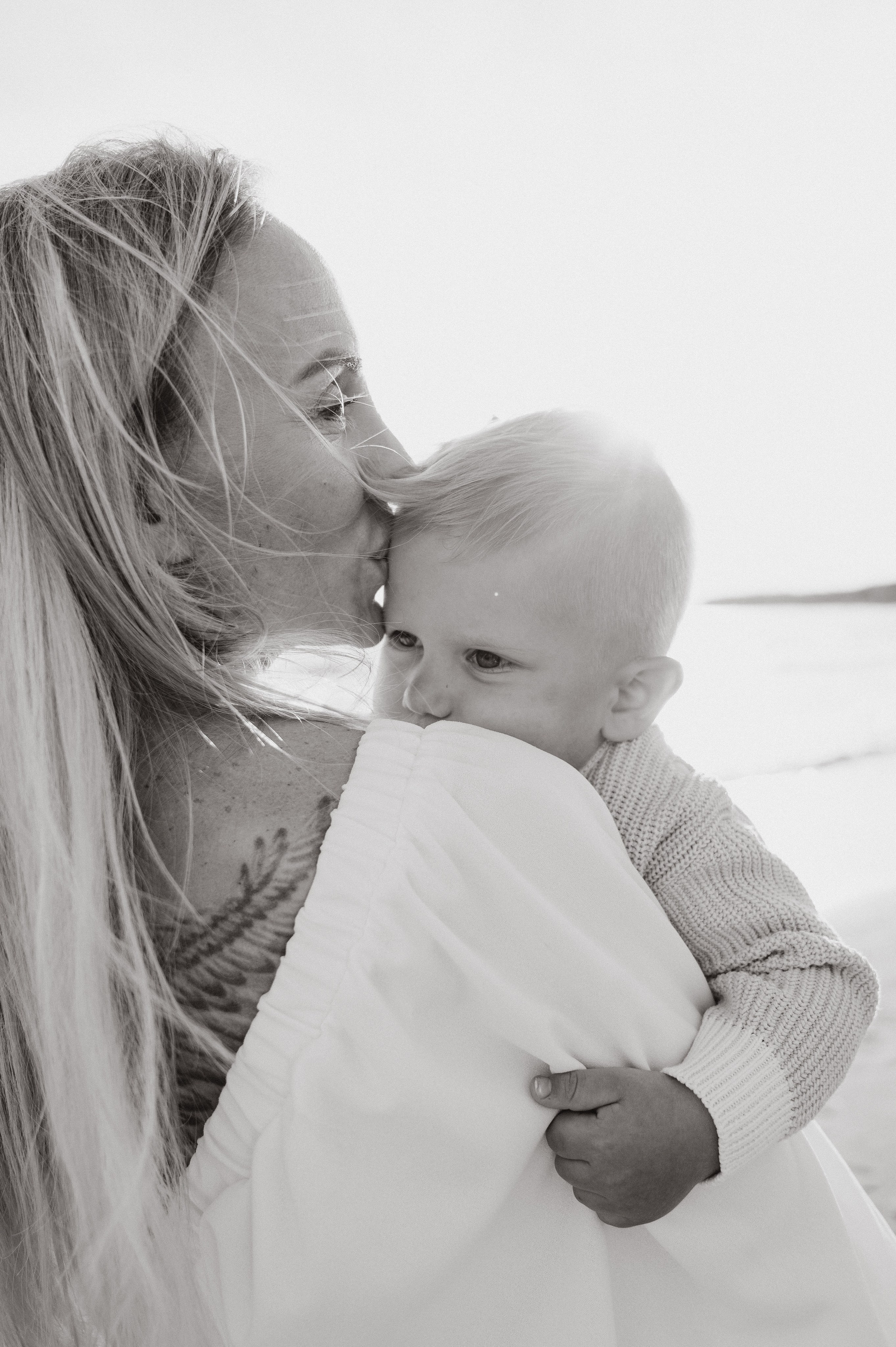 Юлия. Профессиональный фотограф беременности в СПБ. Стильные фотосессии беременности в стиле минимализм и классическая фотография